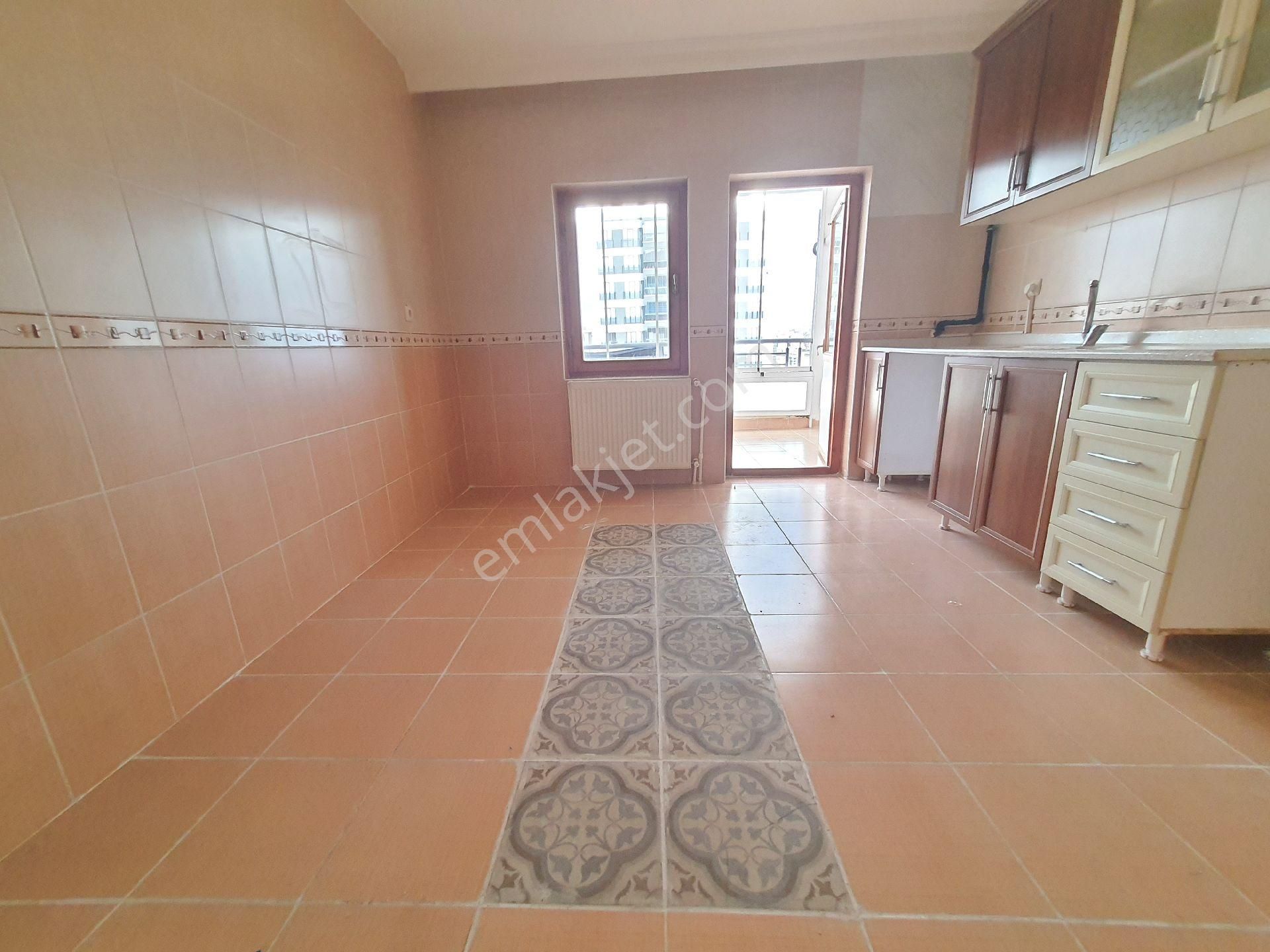 Şentepe'nin Kalbi 3+1 Site Dairesi Telefern Oldu Cadde Manzaralı - Görsel 37