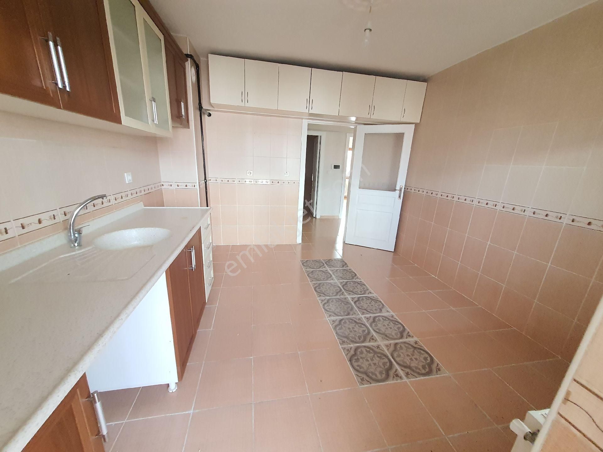 Şentepe'nin Kalbi 3+1 Site Dairesi Telefern Oldu Cadde Manzaralı - Görsel 15