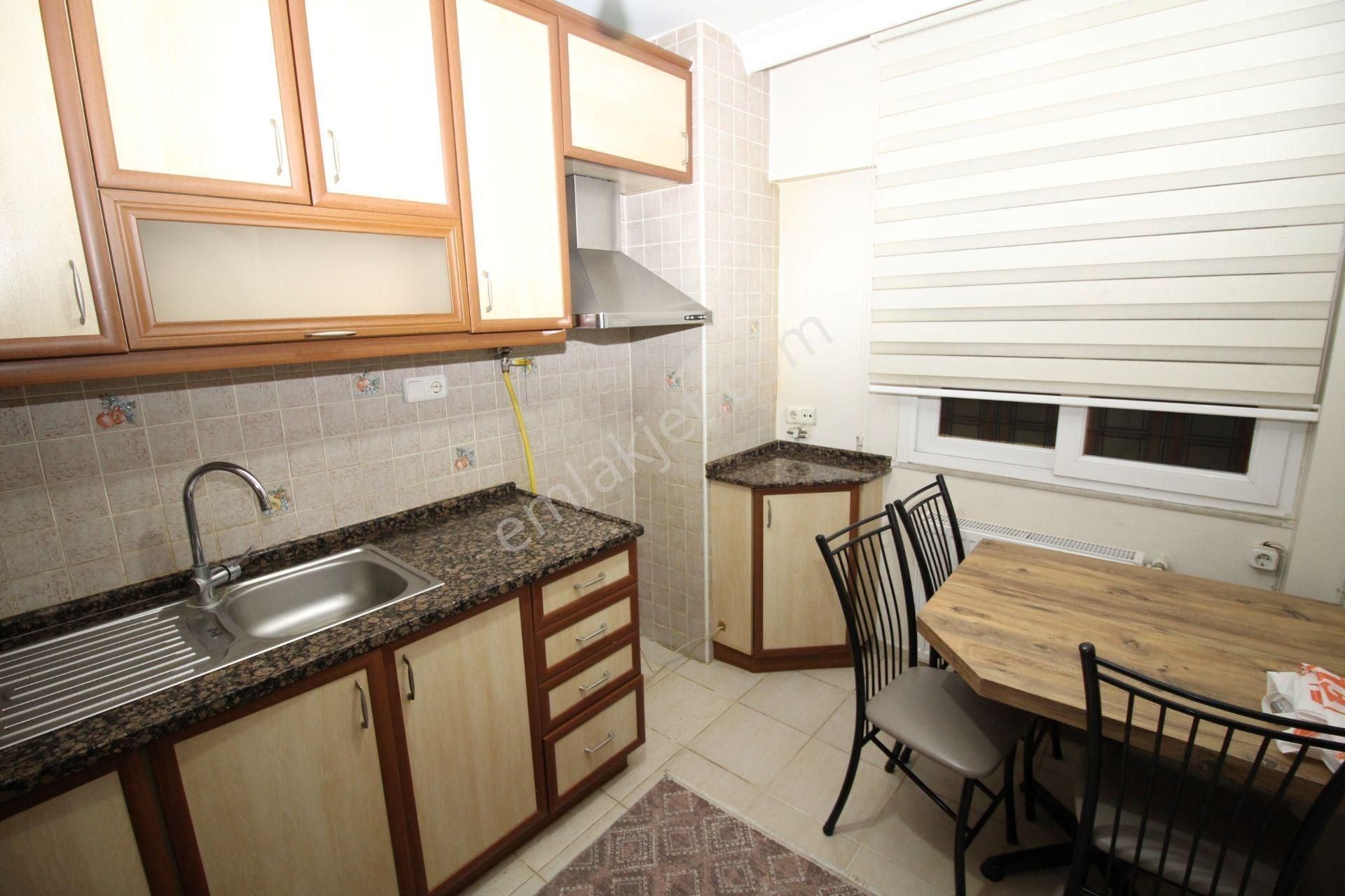 Göztepe Metro Çıkışı Cadde Üzeri Arakat 3+1 Eşyalı Kiralık Daire - Görsel 9