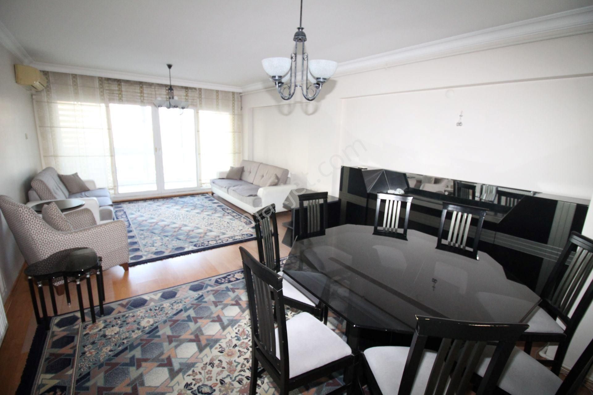 Göztepe Metro Çıkışı Cadde Üzeri Arakat 3+1 Eşyalı Kiralık Daire