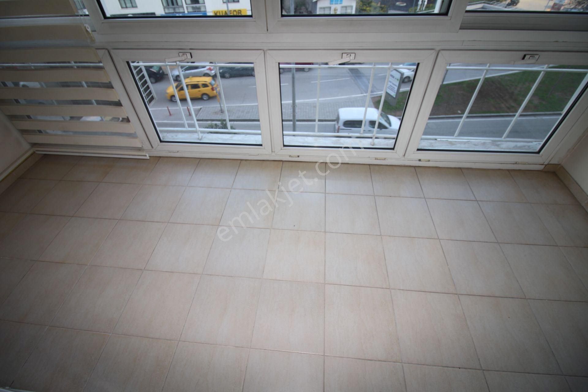 Göztepe Metro Çıkışı Cadde Üzeri Arakat 3+1 Eşyalı Kiralık Daire - Görsel 5