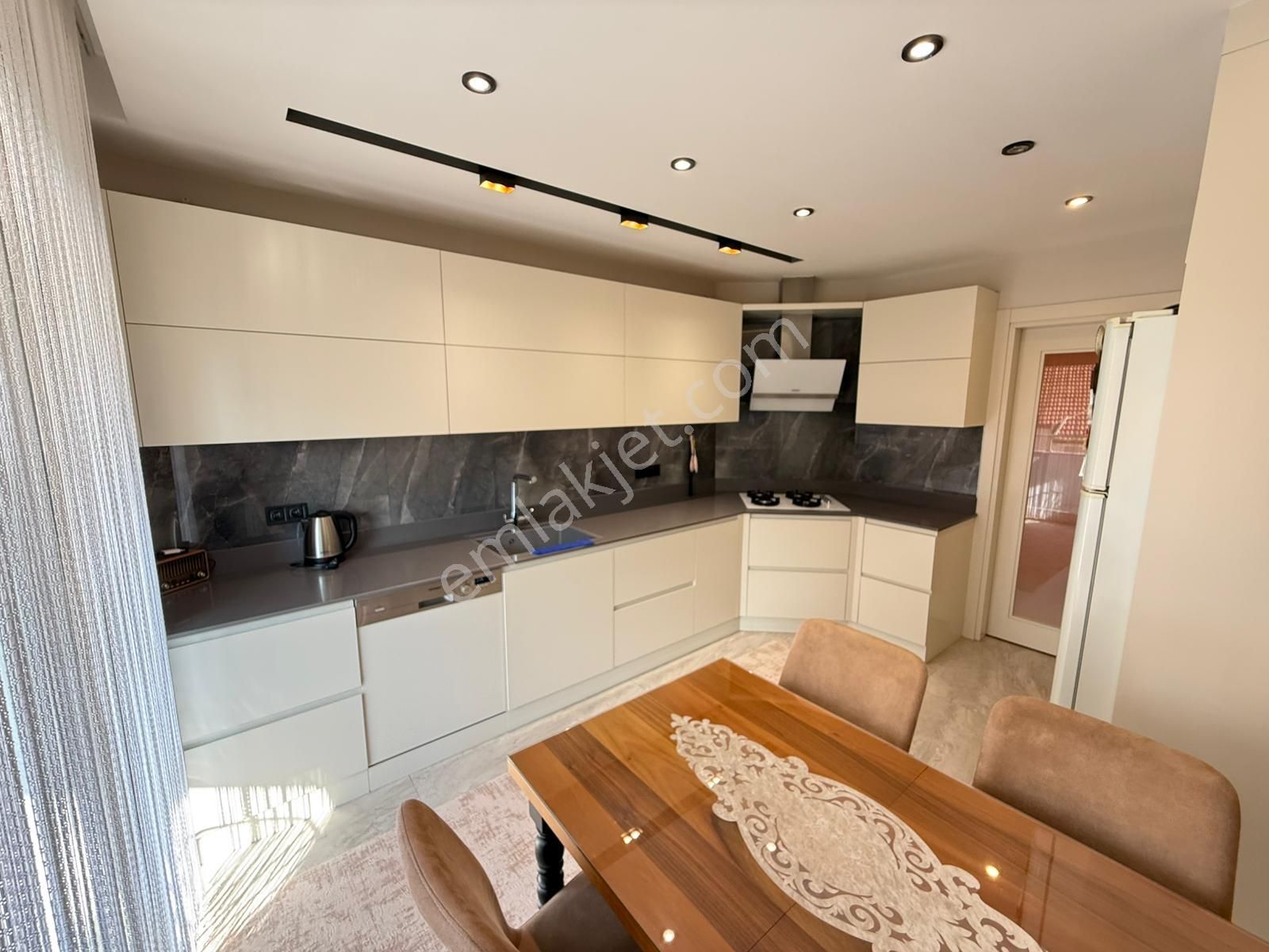 Denizli Topraklık’ta Emsalsiz Lüks 3+1 Arakat Çift Balkonlu Daire D104 - Görsel 3