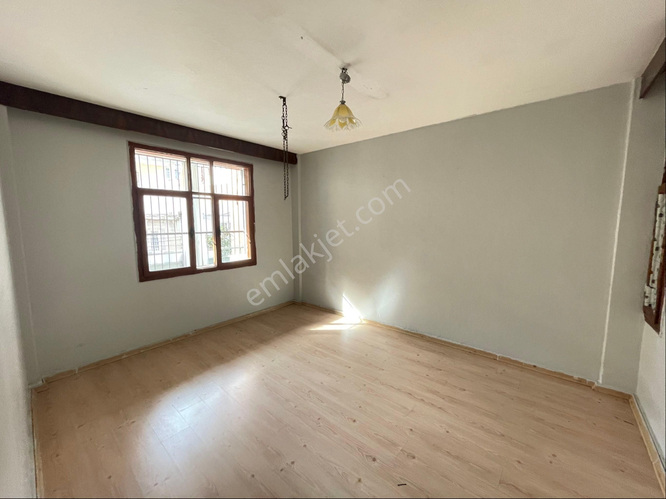 Fatihte 3+1 Kapalı Mutfak Parkeli Müstakil - Görsel 9