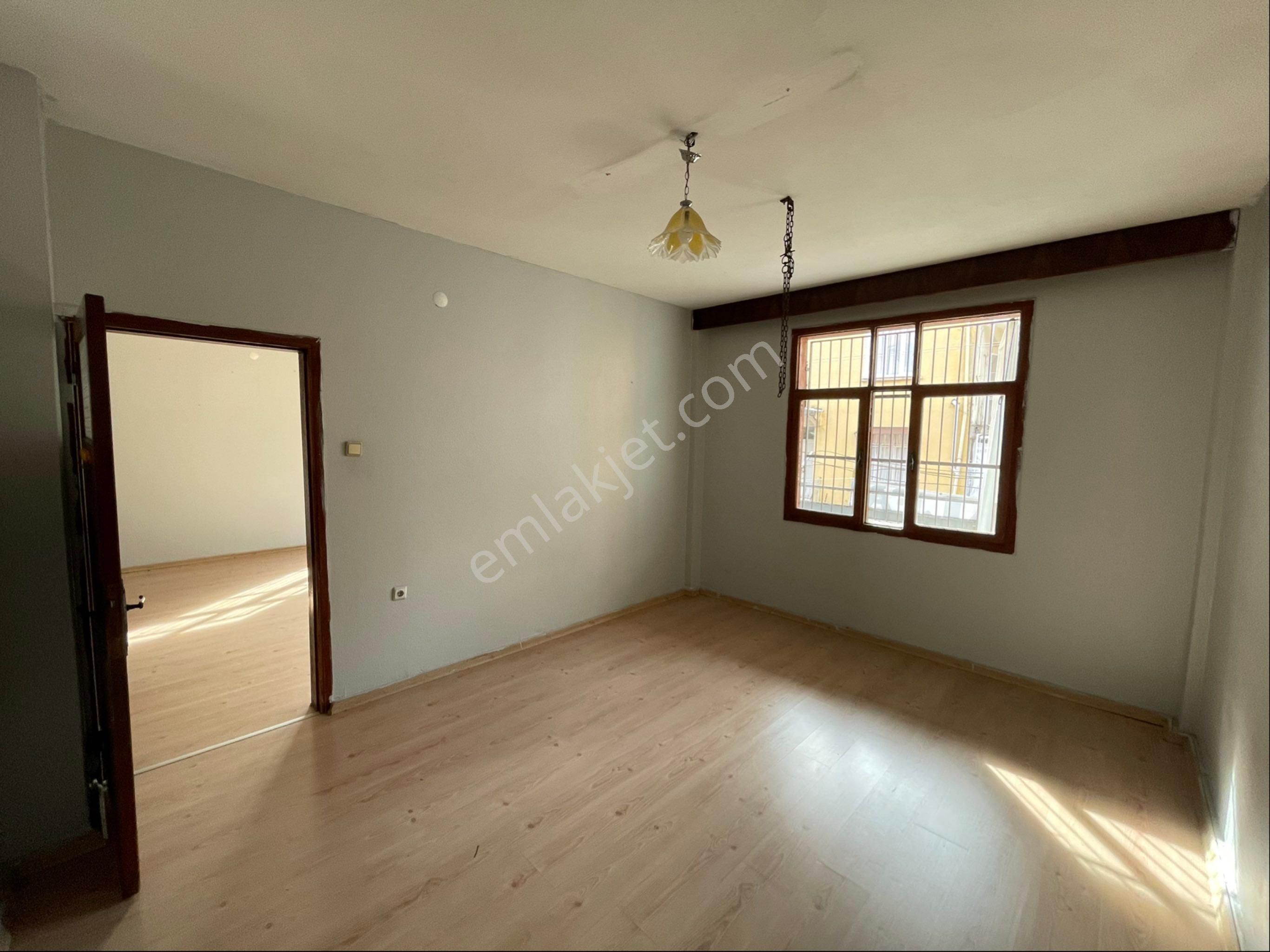 Fatihte 3+1 Kapalı Mutfak Parkeli Müstakil - Görsel 10