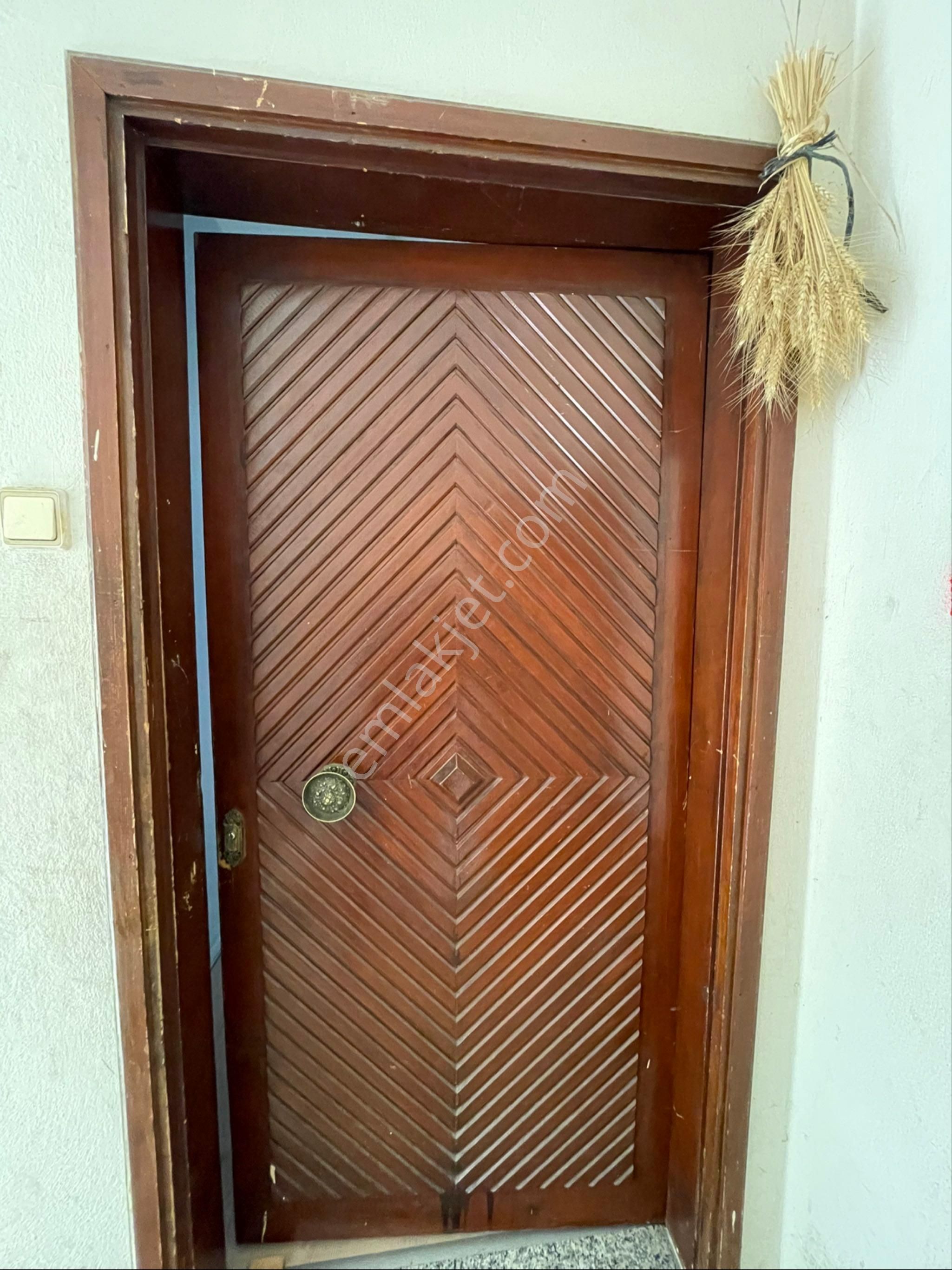 Fatihte 3+1 Kapalı Mutfak Parkeli Müstakil - Görsel 2