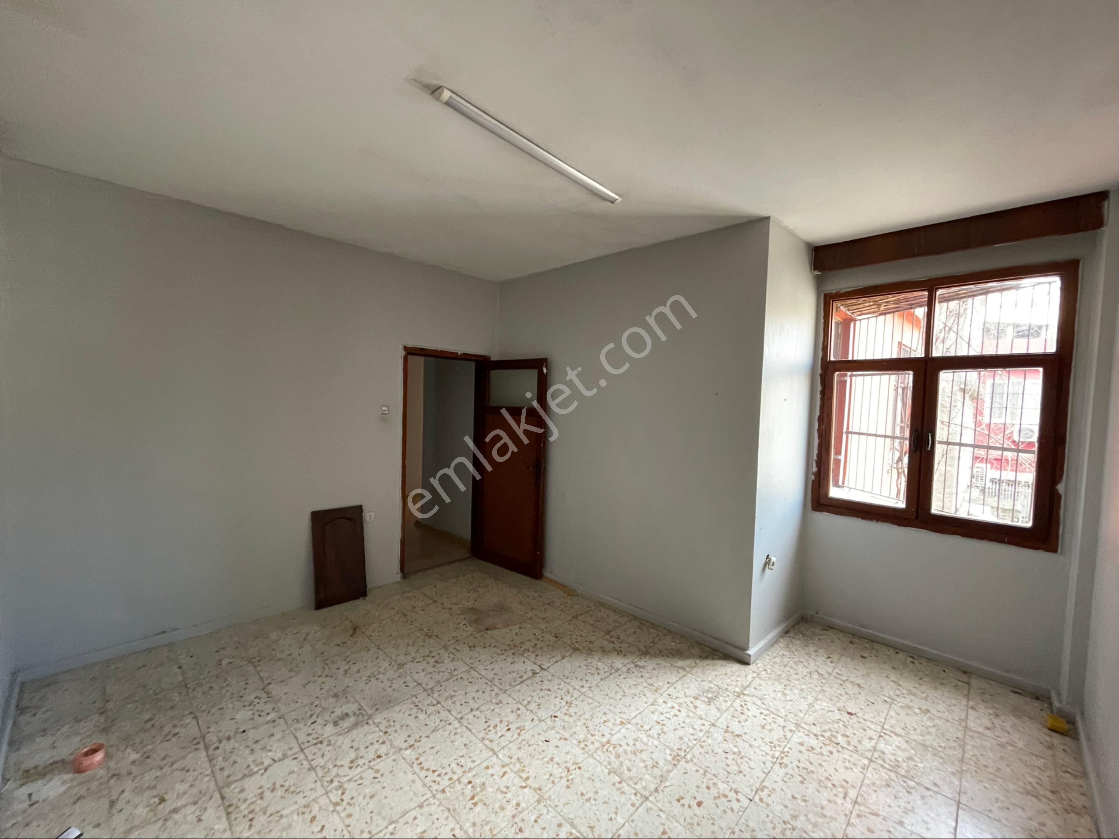 Fatihte 3+1 Kapalı Mutfak Parkeli Müstakil - Görsel 21