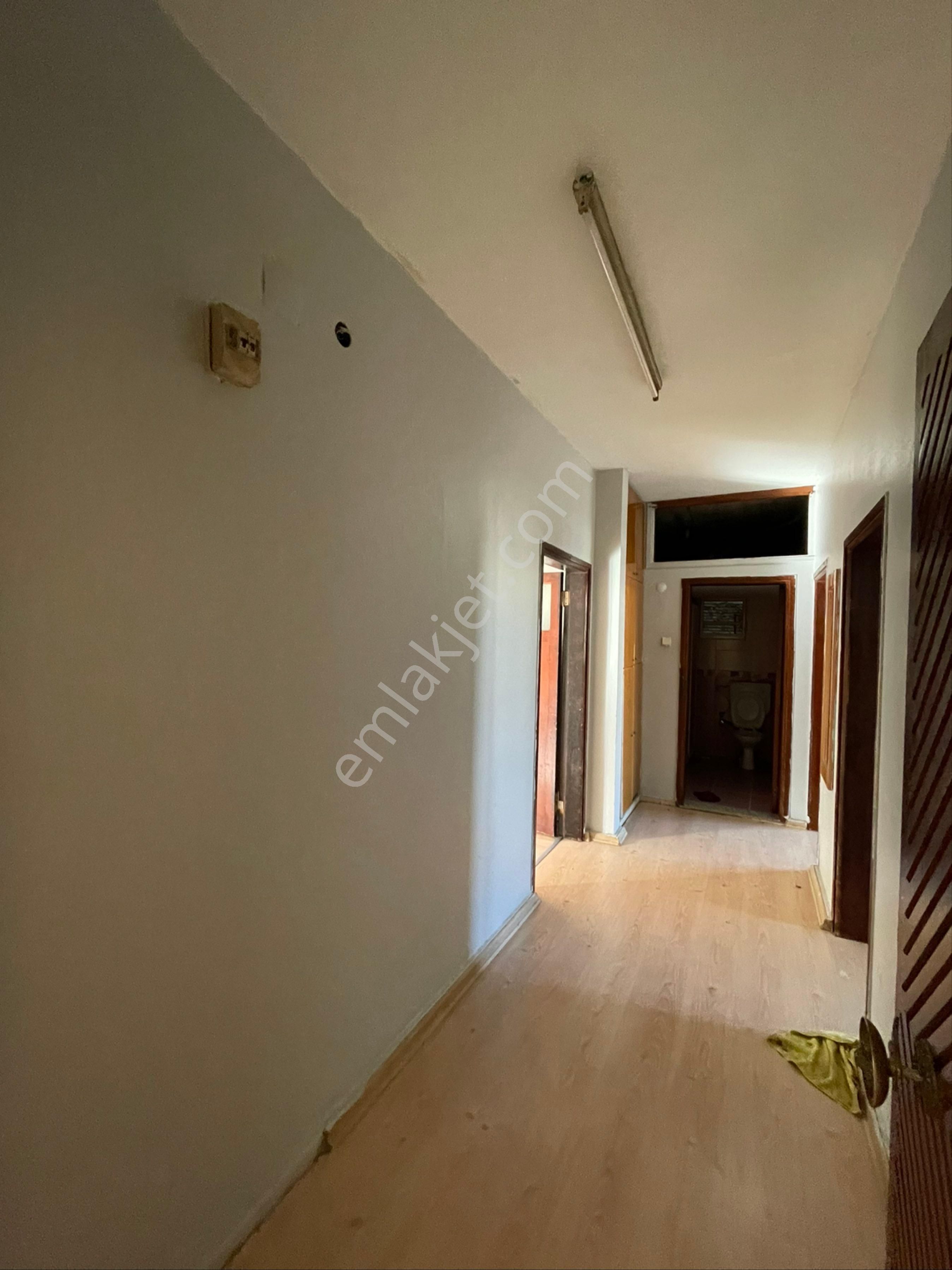 Fatihte 3+1 Kapalı Mutfak Parkeli Müstakil - Görsel 4