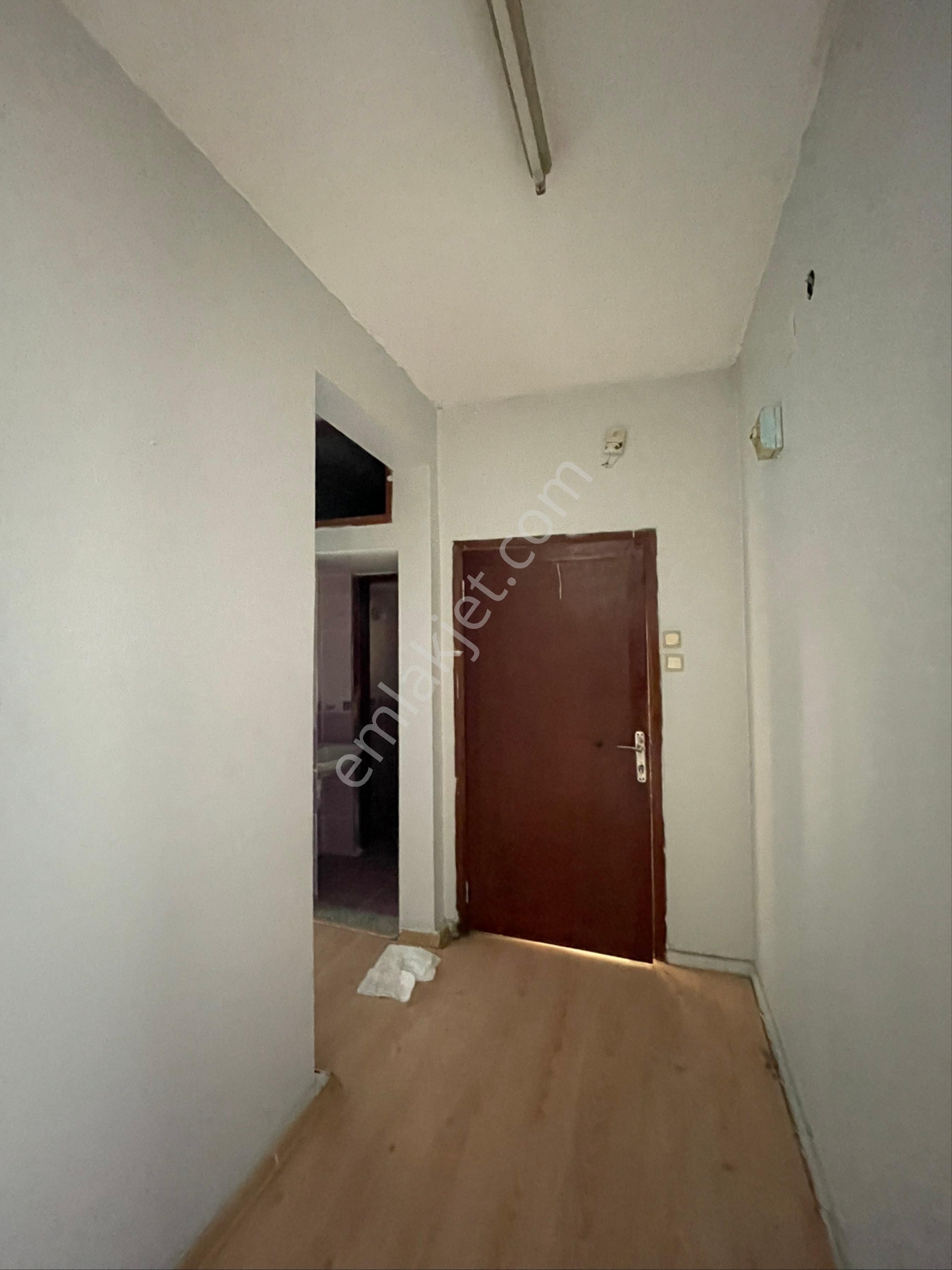 Fatihte 3+1 Kapalı Mutfak Parkeli Müstakil - Görsel 5