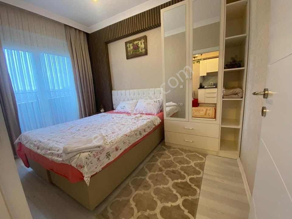 Metrobüse Yürüme Mesafede Lüx Eşyalı Daire