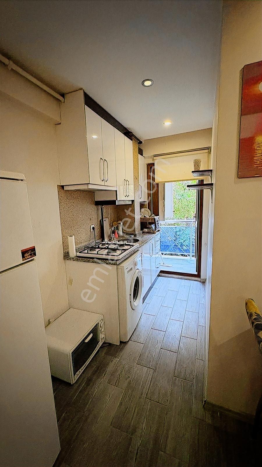 Pelitlibağ Camisi Yakını 50m2 1+1 Arakat Balkonlu Eşyalı Apart - Görsel 2