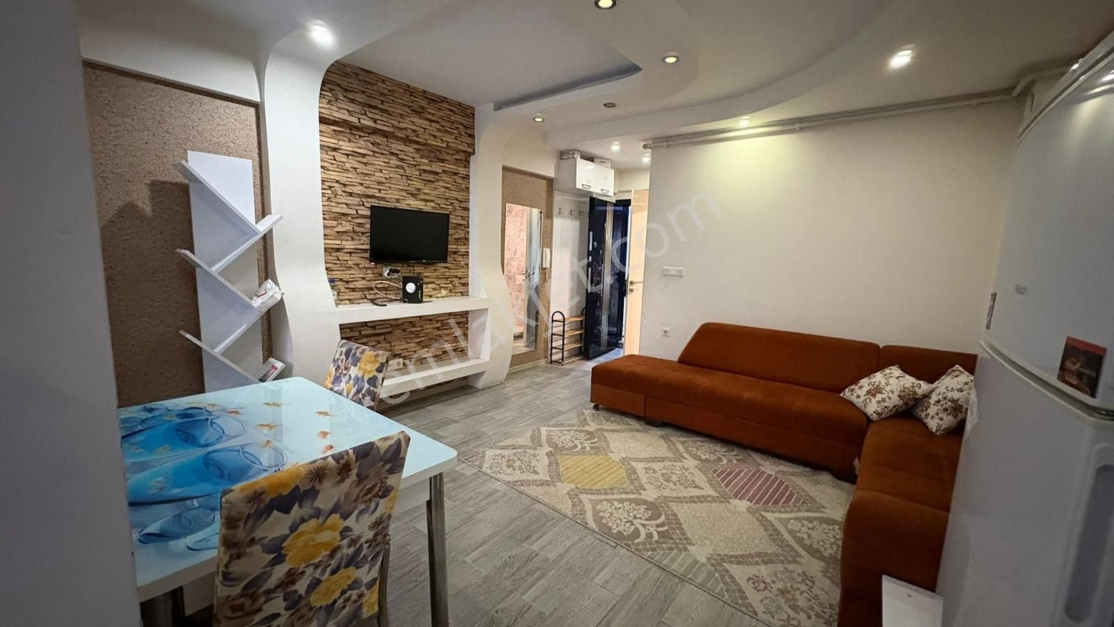Pelitlibağ Camisi Yakını 50m2 1+1 Arakat Balkonlu Eşyalı Apart