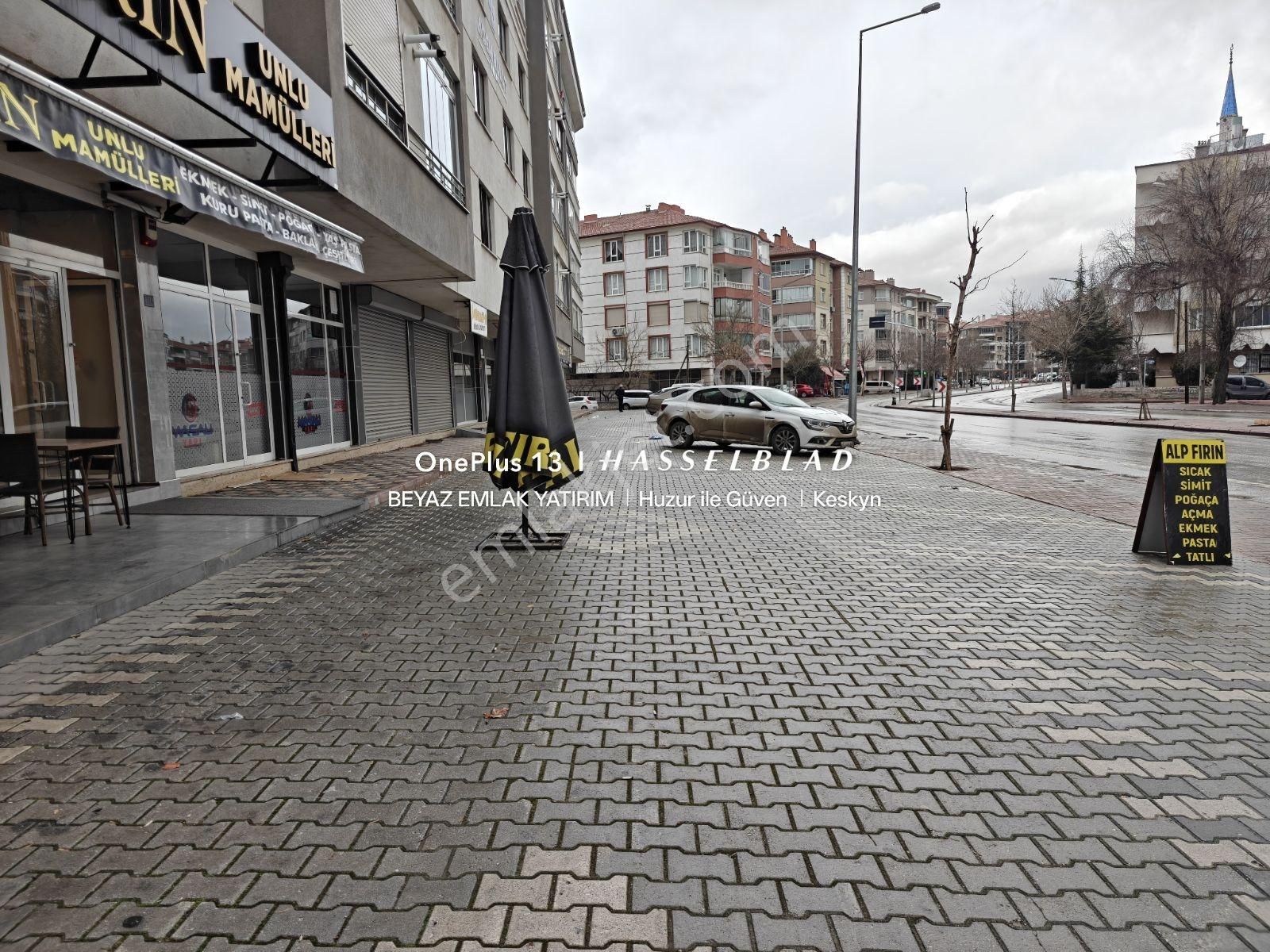 Ali Ulvi Kurucu Caddesi Üzerinde İşlek Yapılı Kepenkli Fırsat - Görsel 11