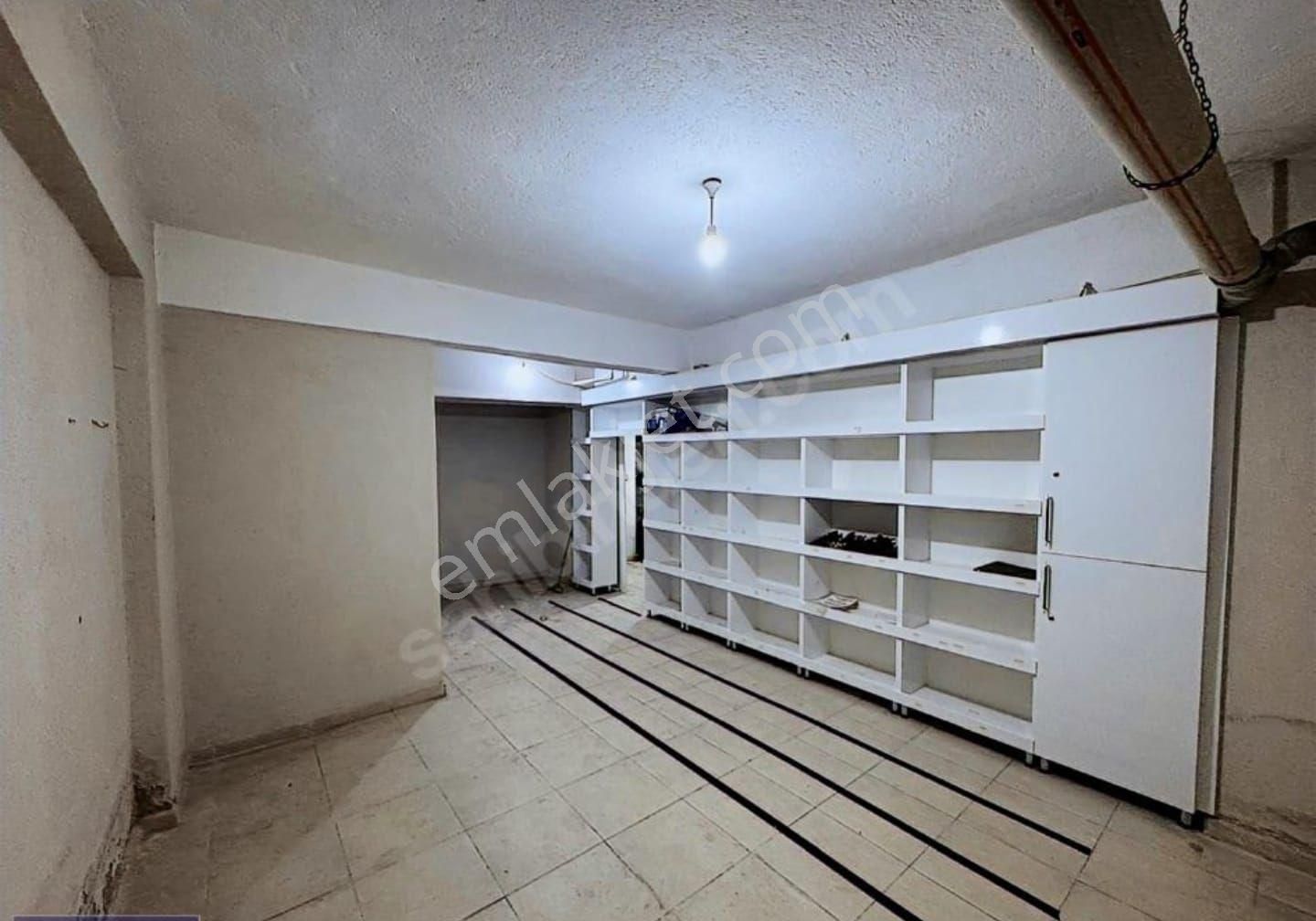 Ali Ulvi Kurucu Caddesi Üzerinde İşlek Yapılı Kepenkli Fırsat - Görsel 34