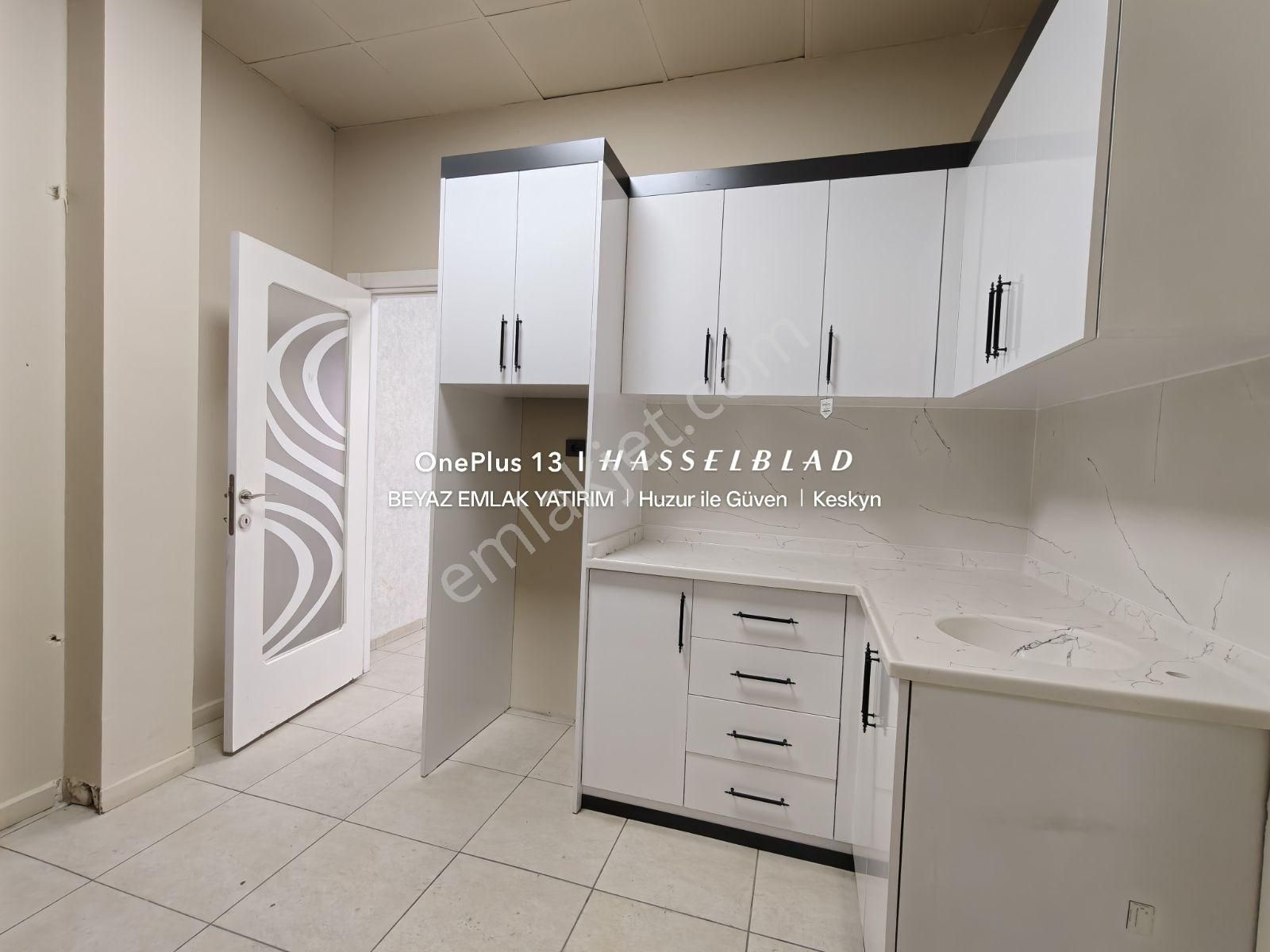 Ali Ulvi Kurucu Caddesi Üzerinde İşlek Yapılı Kepenkli Fırsat - Görsel 26