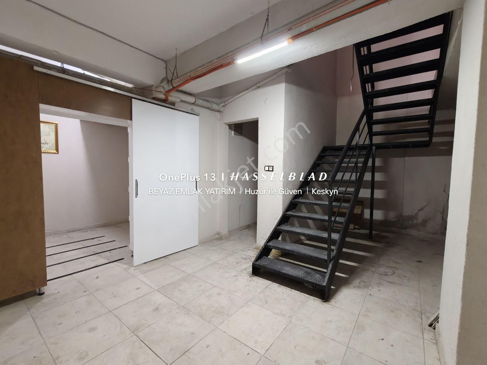 Ali Ulvi Kurucu Caddesi Üzerinde İşlek Yapılı Kepenkli Fırsat - Görsel 29