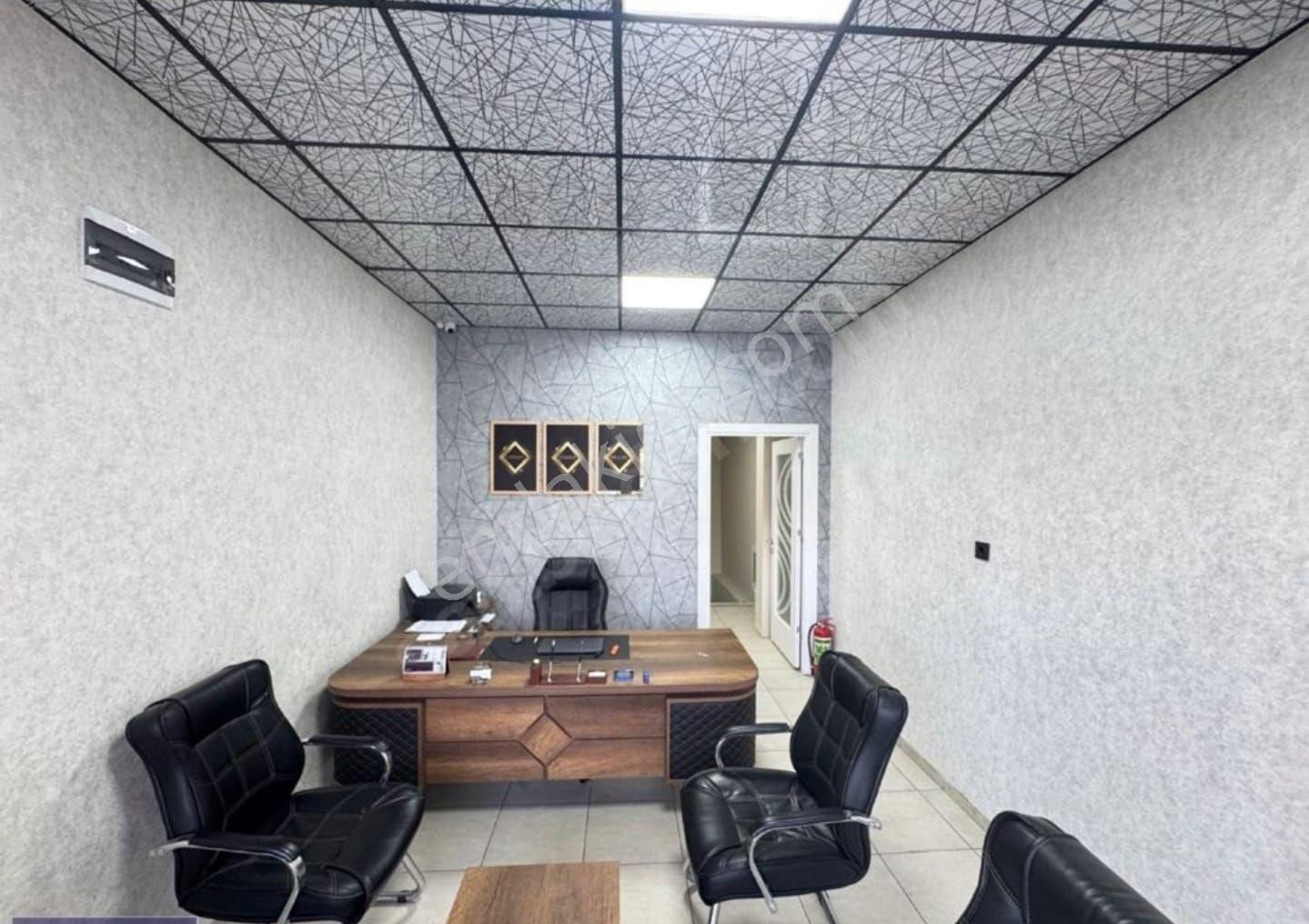 Ali Ulvi Kurucu Caddesi Üzerinde İşlek Yapılı Kepenkli Fırsat - Görsel 6