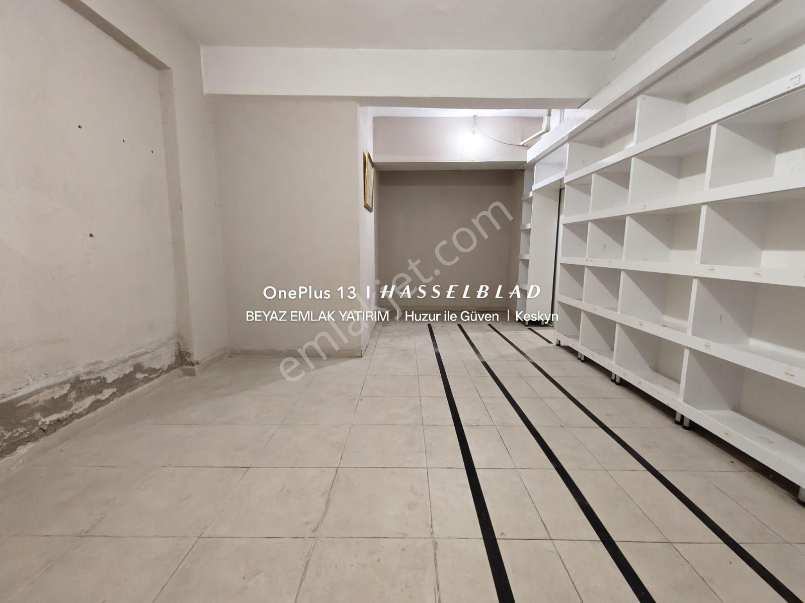 Ali Ulvi Kurucu Caddesi Üzerinde İşlek Yapılı Kepenkli Fırsat - Görsel 27