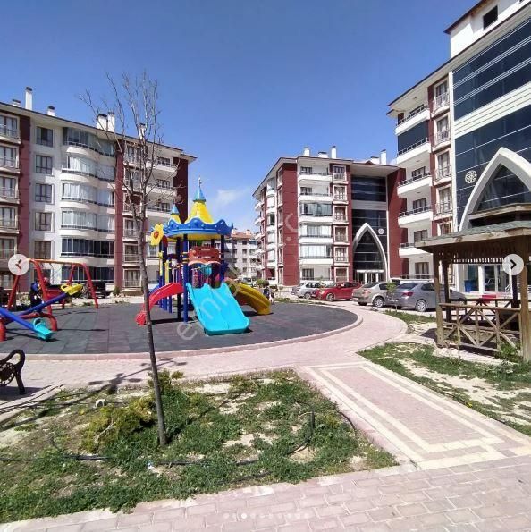 Akcami Konutlarında Geniş 145m Ödemesiz Ara Kat Satılık 3+1 Daire - Görsel 3