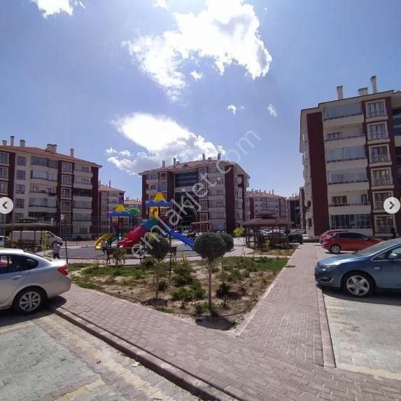 Akcami Konutlarında Geniş 145m Ödemesiz Ara Kat Satılık 3+1 Daire - Görsel 2