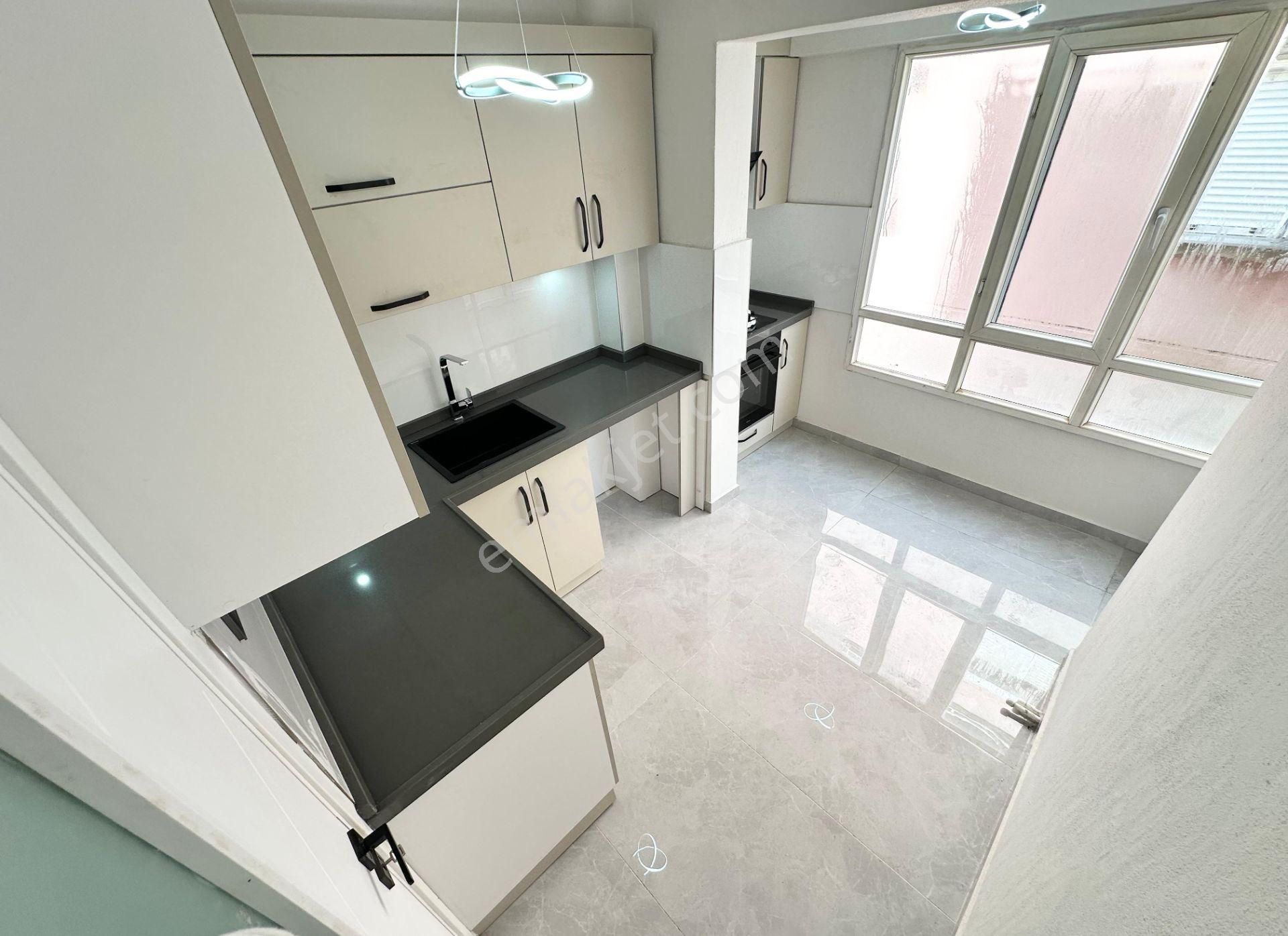 ꧁ay Emlaktan꧂akçay Merkezde İçi Komple Yenilenmiş Arakat Denize Yakın Satılık 2+1 Lüx Daire - Görsel 5