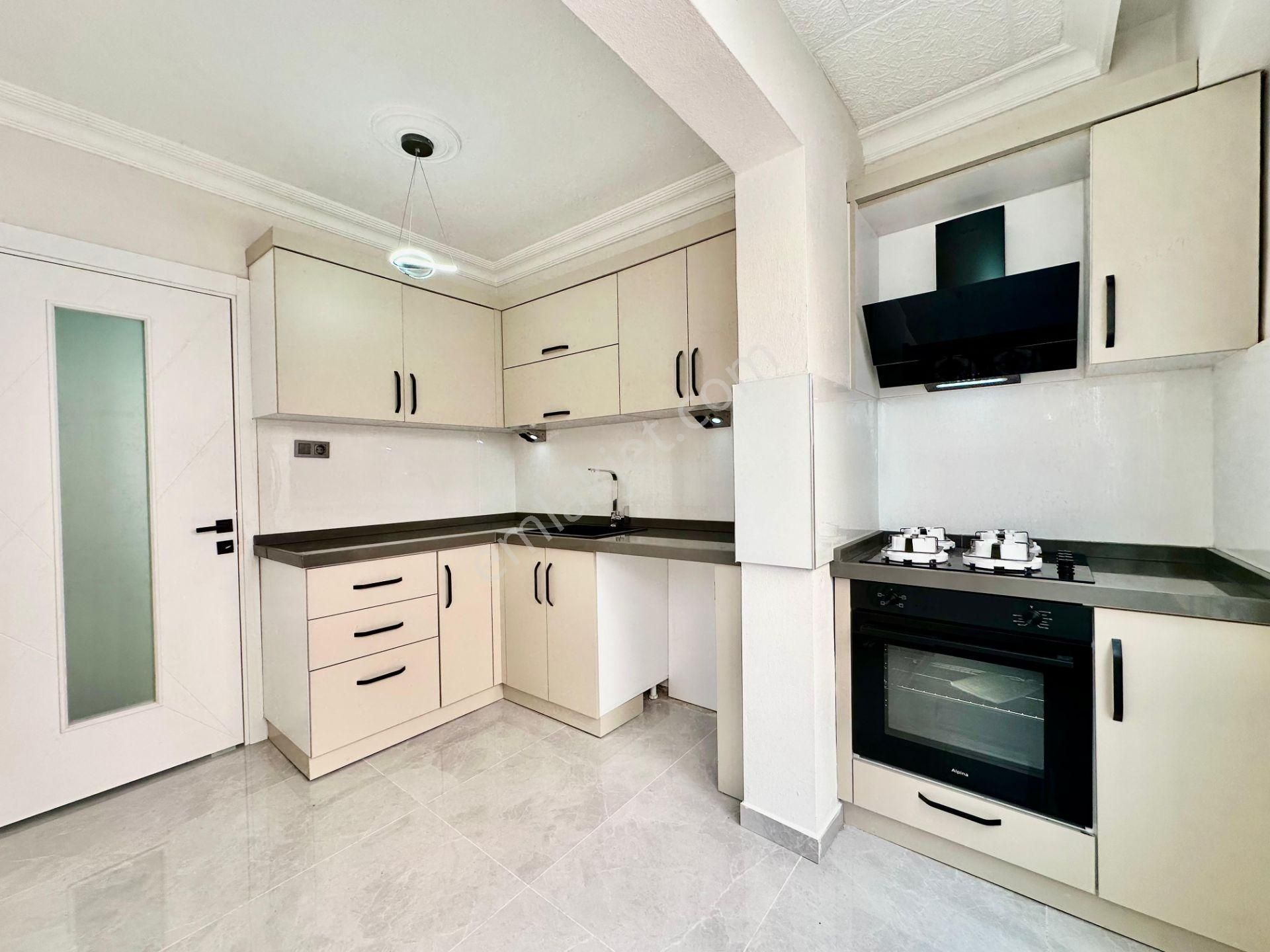 ꧁ay Emlaktan꧂akçay Merkezde İçi Komple Yenilenmiş Arakat Denize Yakın Satılık 2+1 Lüx Daire - Görsel 3