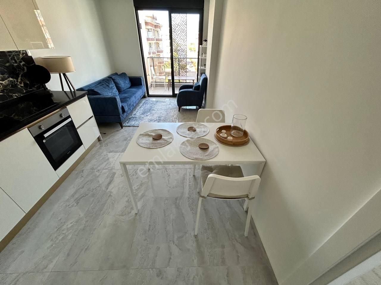 Alanya Oba Merkezde Şık Ve Konforlu 1+1 Daire - Görsel 8