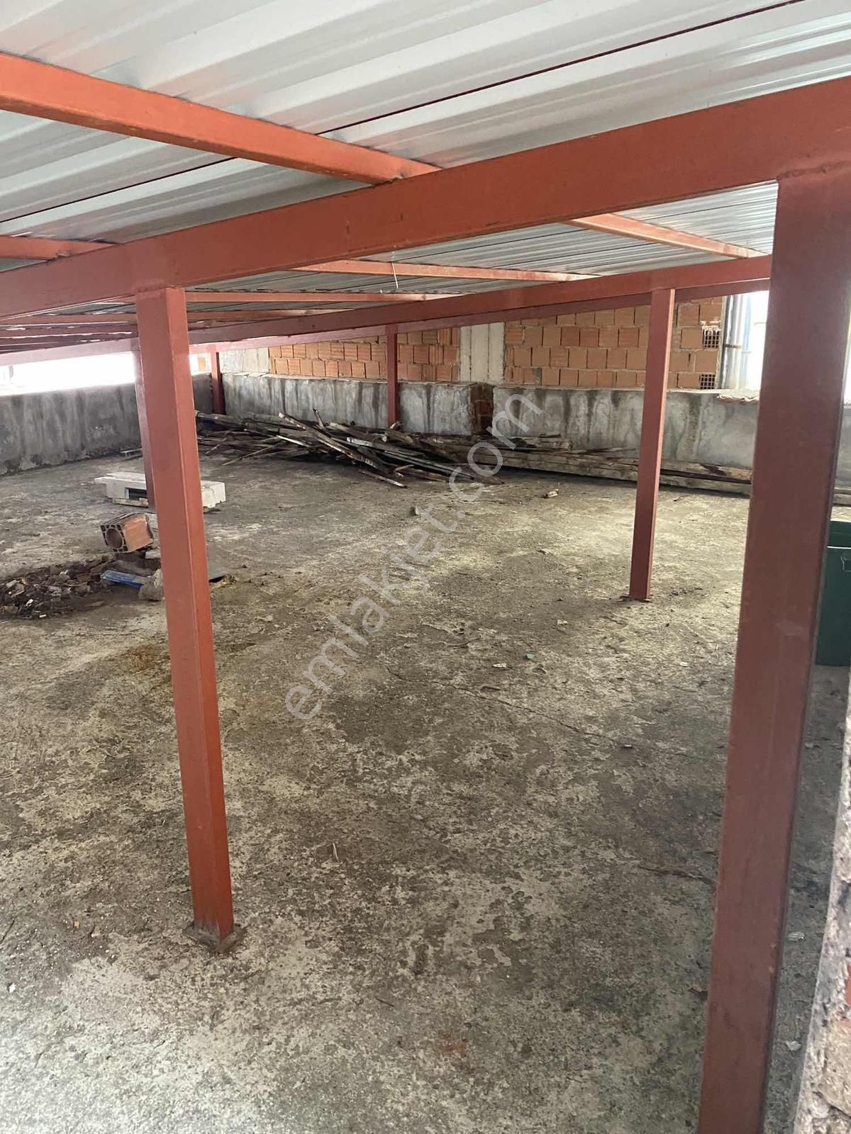 Acil Soğanlı Kanalboyunda İki Katlı Bahçeli Müstakil Bina - Görsel 3