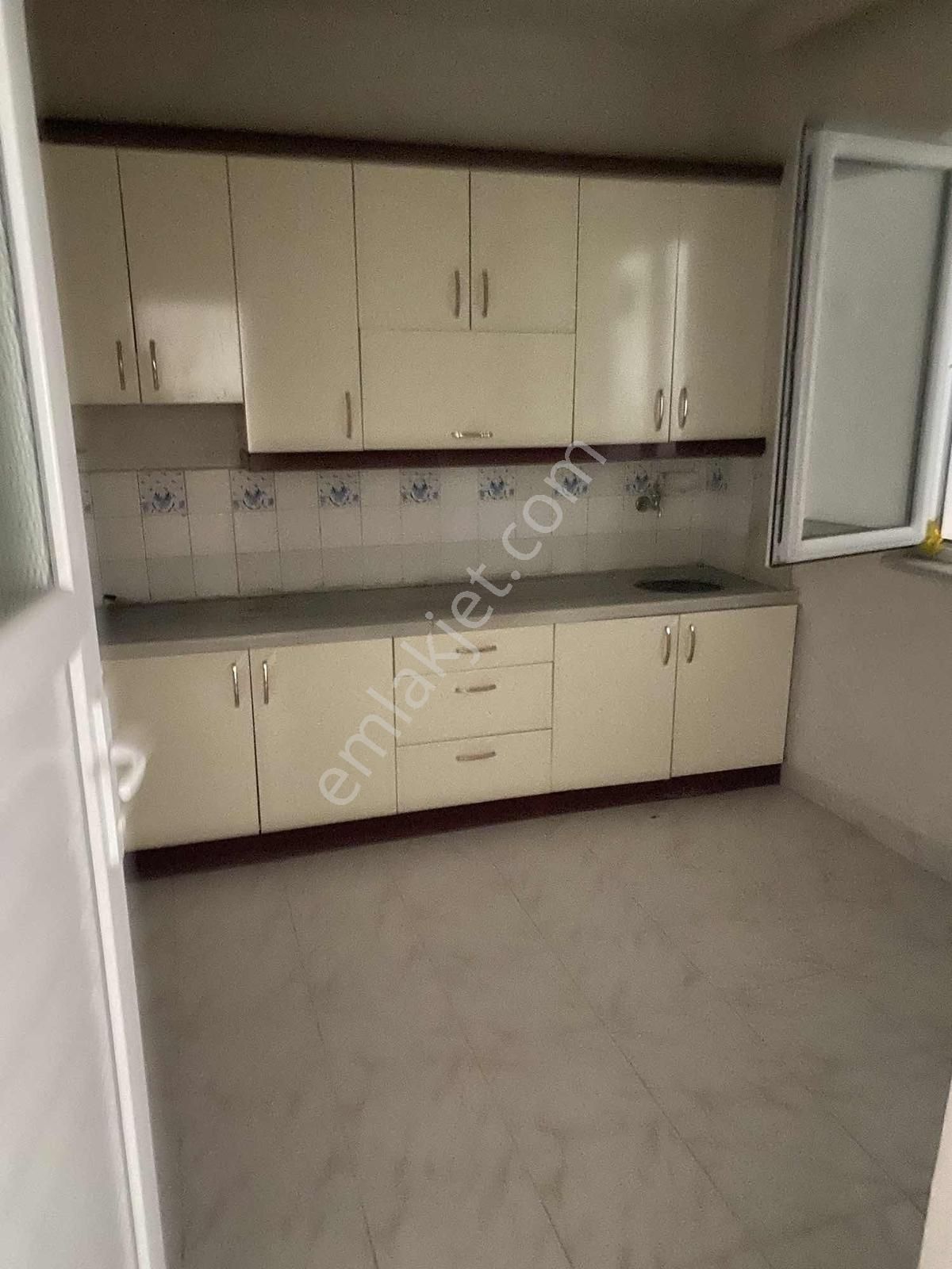 Acil Soğanlı Kanalboyunda İki Katlı Bahçeli Müstakil Bina - Görsel 22