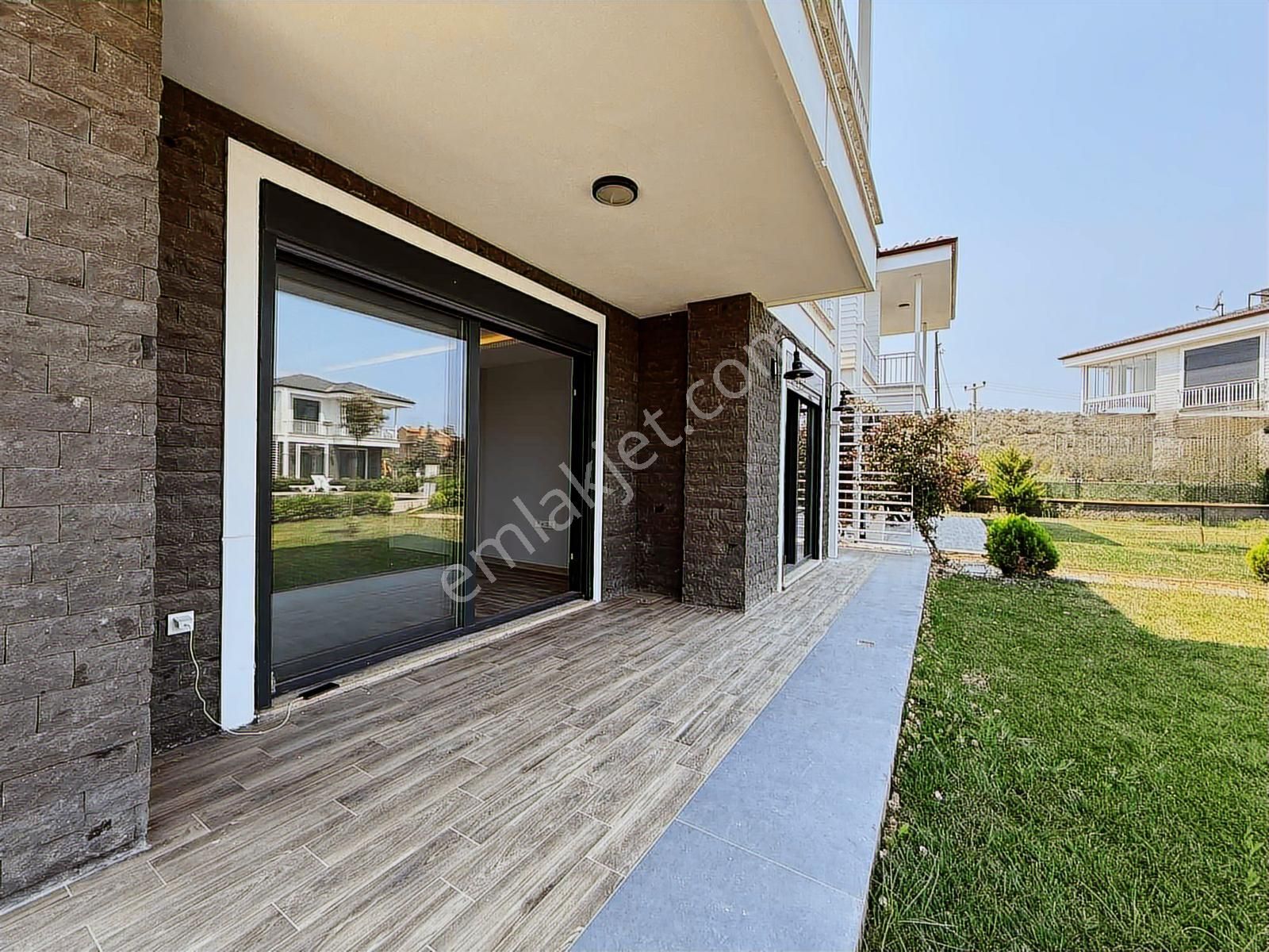 Onmax Pelitköy Sahil'de Satılık Sıfır 3+1 Site İçi Havuzlu Villa - Görsel 34