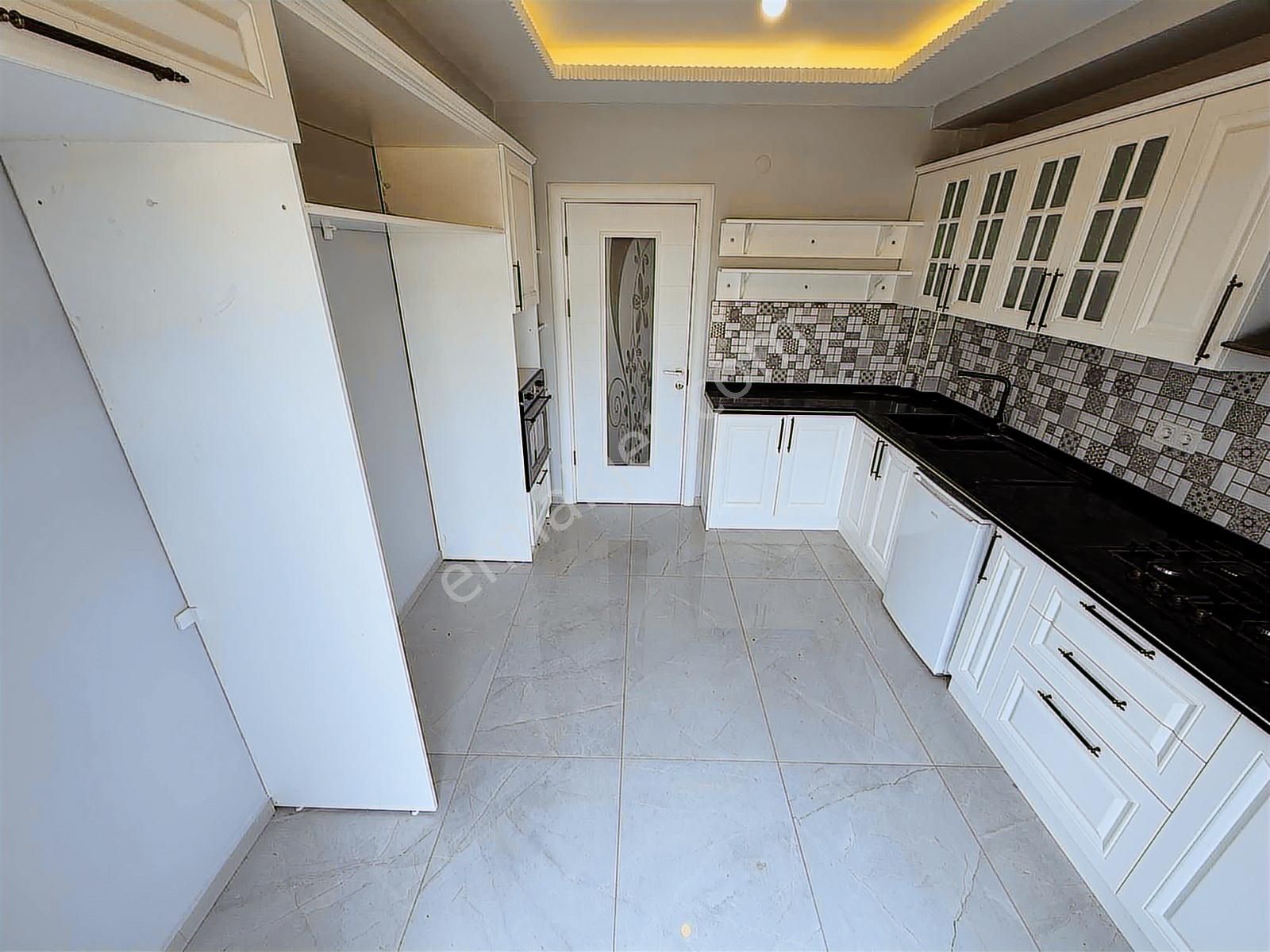 Onmax Pelitköy Sahil'de Satılık Sıfır 3+1 Site İçi Havuzlu Villa - Görsel 24