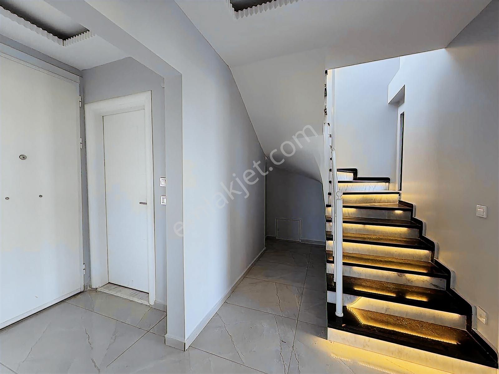 Onmax Pelitköy Sahil'de Satılık Sıfır 3+1 Site İçi Havuzlu Villa - Görsel 27