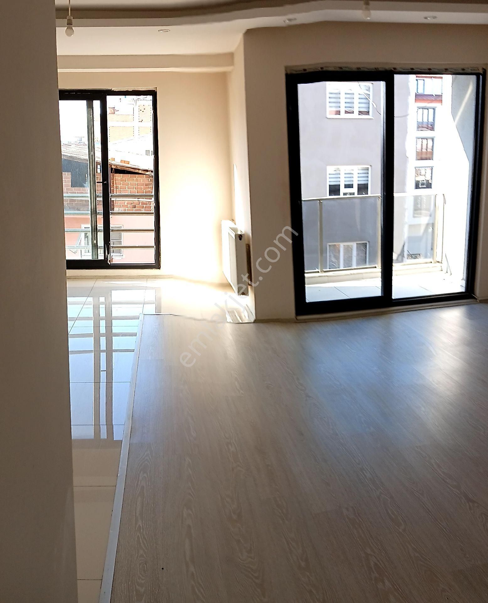 Pazaryeri, Marketler, Hastane, Okul Yakınında