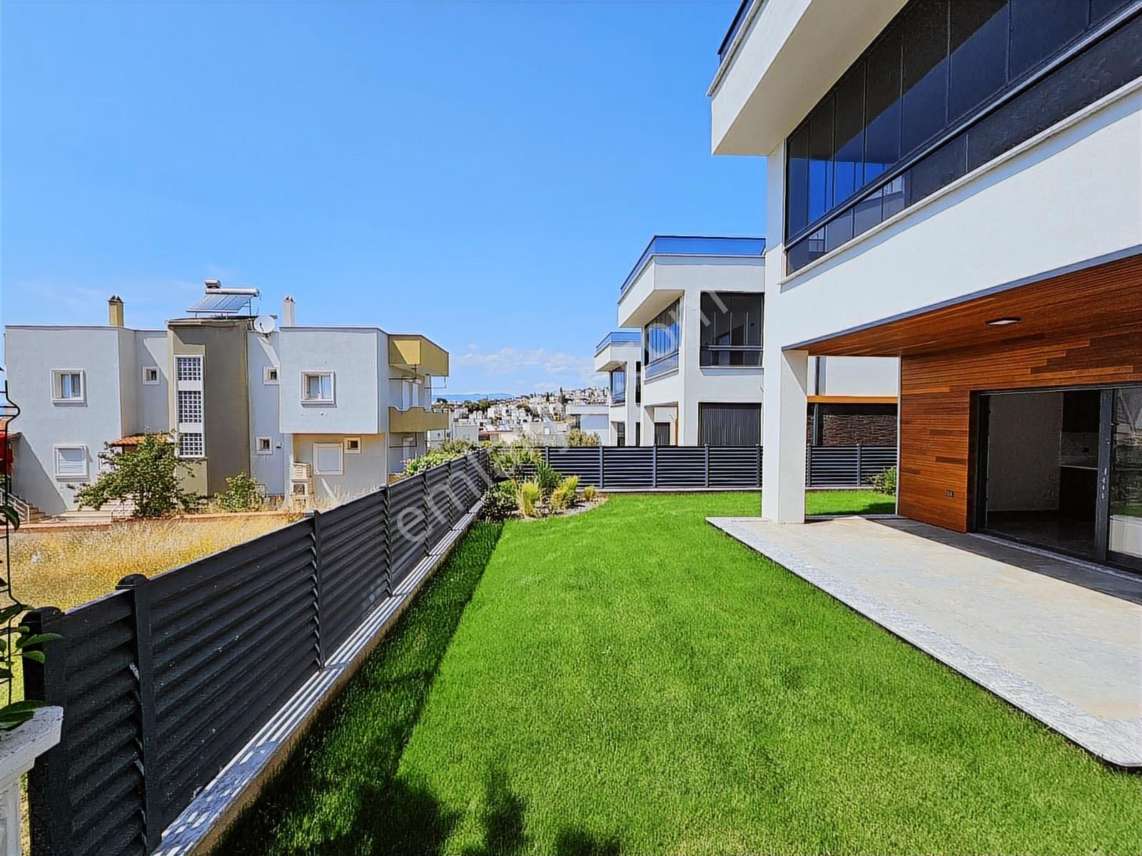 Pelitköy'de Denize 100 Metre Ultra Lüks Villa - Görsel 33