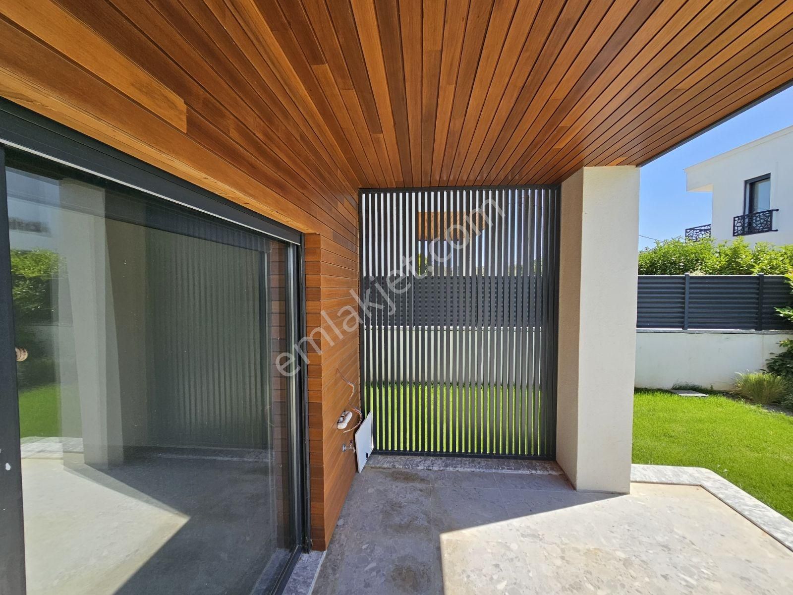 Pelitköy'de Denize 100 Metre Ultra Lüks Villa - Görsel 30