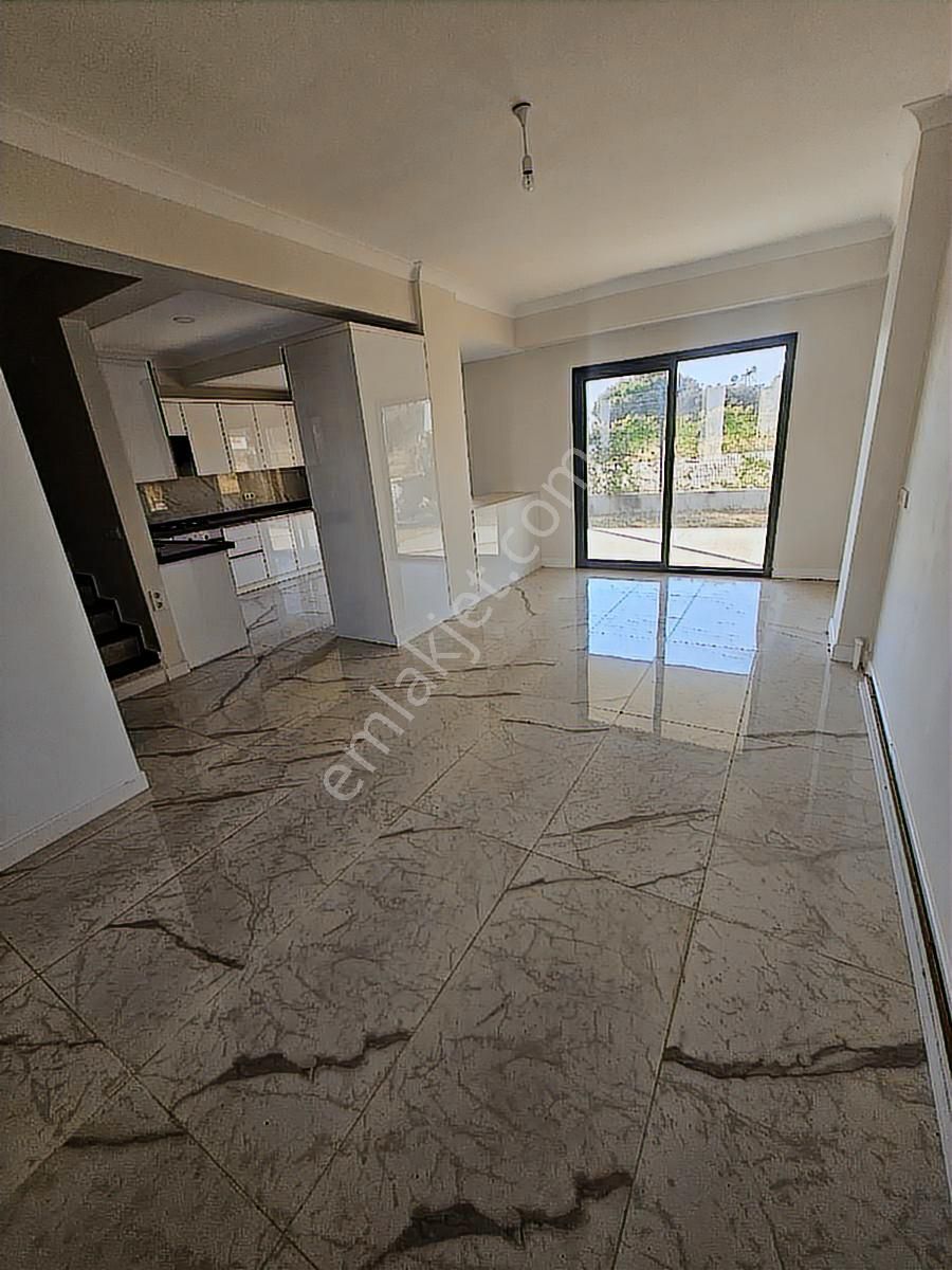 Karaağaç'da Denize 150 M | Havuzlu 3+1 Villa | Artur Yanı - Görsel 15