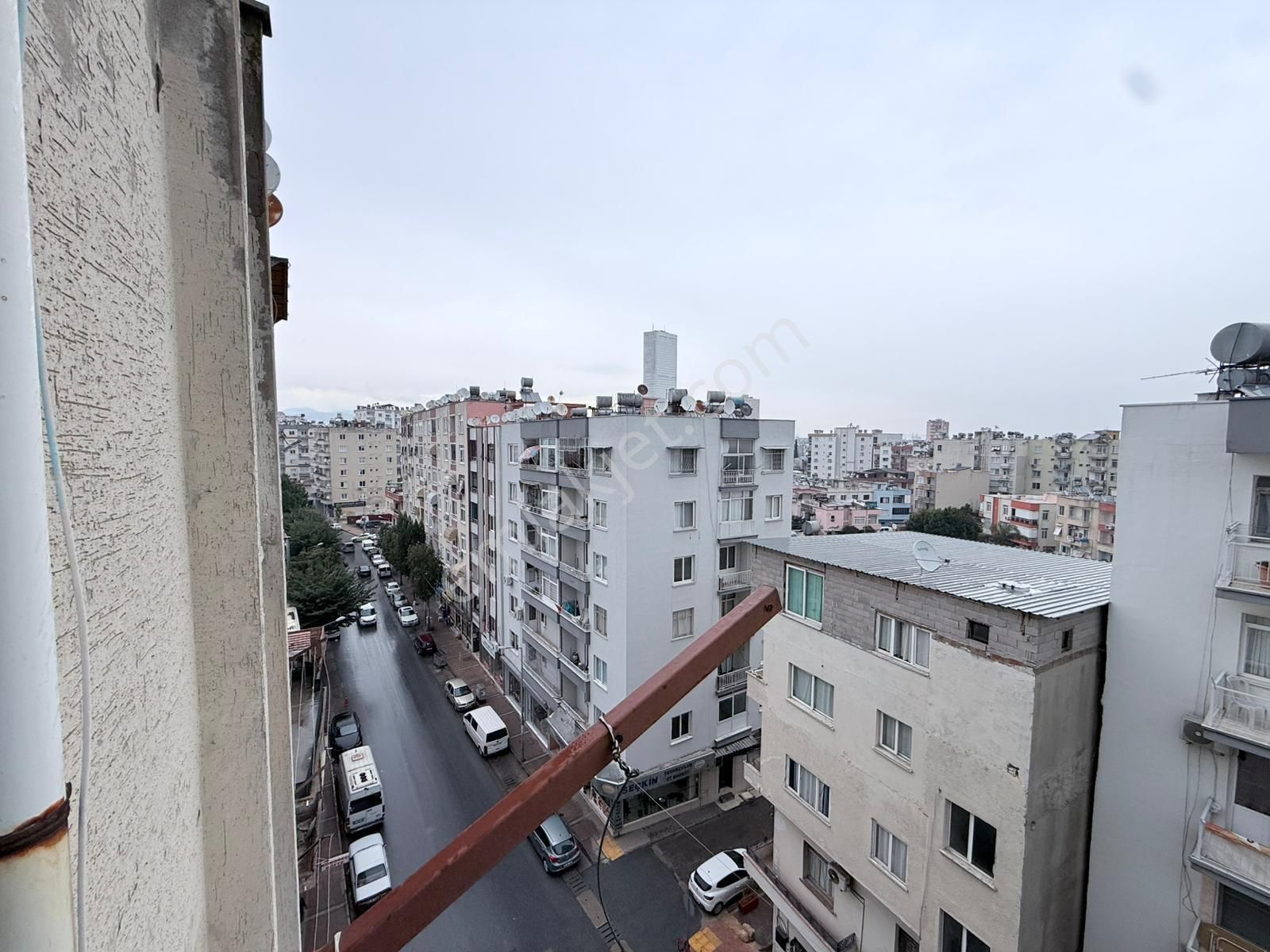 Arve'den Çarşı Civarı Burhan Felek'te Kaçırılmaz Konumda Daire!