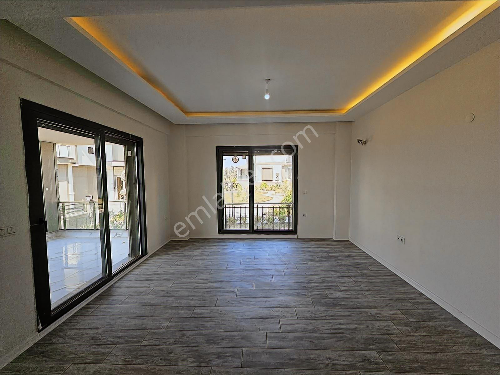 Deniz, Doğa Ve Şehir Avantajını Tek Çatıda Buluşturan 5+1 Villa - Görsel 3