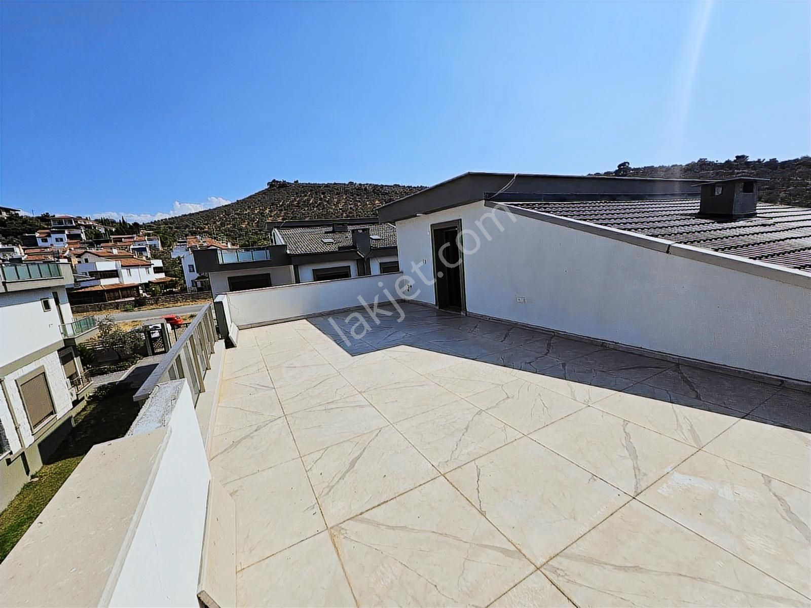 Deniz, Doğa Ve Şehir Avantajını Tek Çatıda Buluşturan 5+1 Villa - Görsel 30