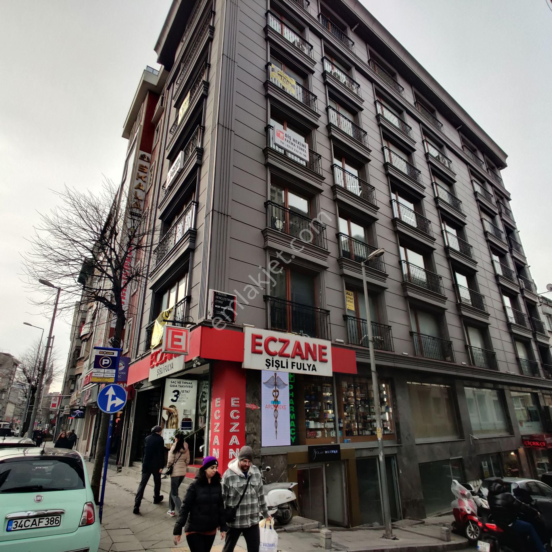 Şişli | Abide-i Hürriyete 5m Mesafede, Satılık 17m2 Dükkan