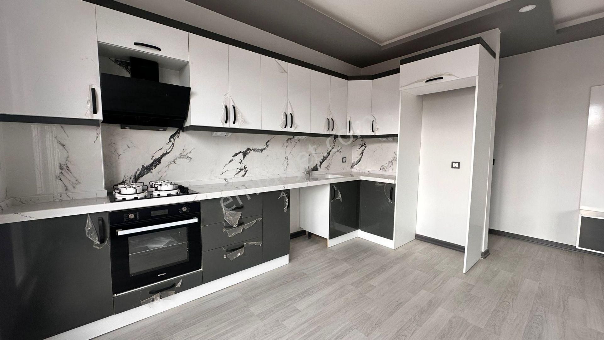 Parstan Tuzcumuratta Sıfır Doğalgazlı Asansörlü Lüks 3+1 Dubleks