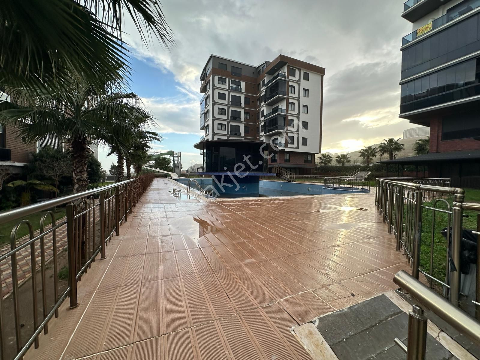 Fevziçakmak'ta 3+1 Ulra Lüks Havuzlu Site İçerisinde Daire