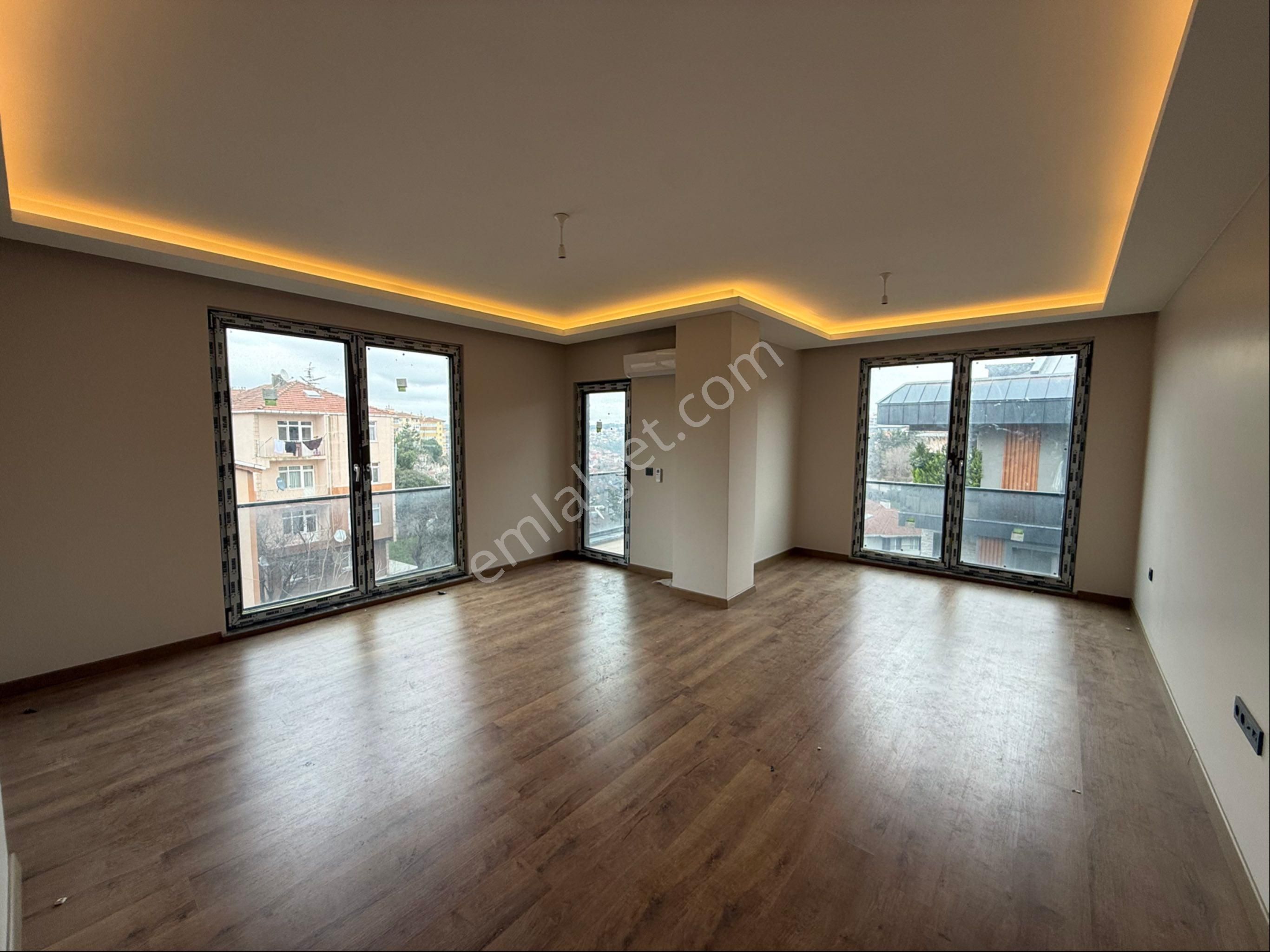 Has Bahçe Çengelköy Site İçerisinde 5. Kat Geniş Metraj Sıfır Daire