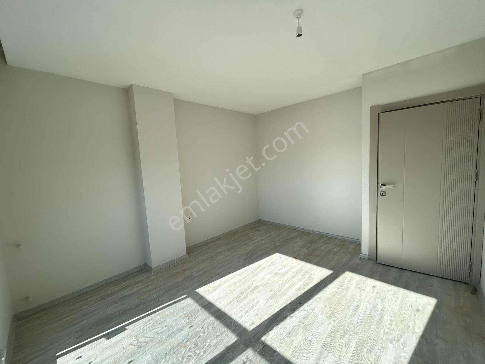 Göçerler'de Satılık Lüks 1+1 Katta Daire Havuzlu - Görsel 30