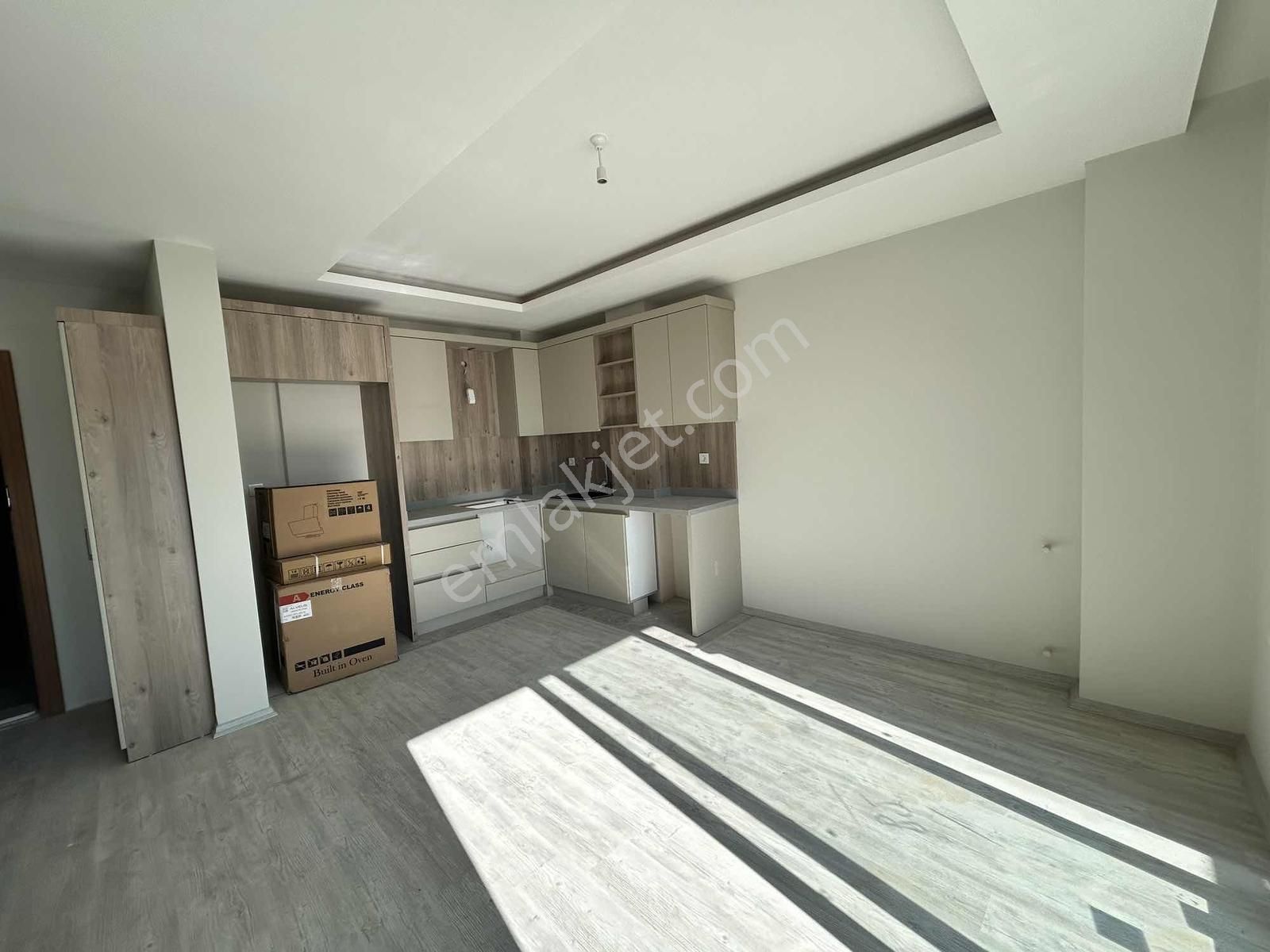 Göçerler'de Satılık Lüks 1+1 Katta Daire Havuzlu - Görsel 7