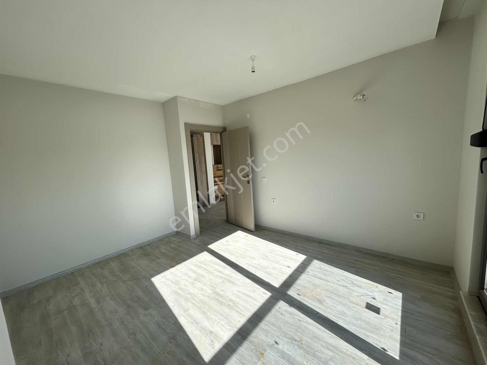 Göçerler'de Satılık Lüks 1+1 Katta Daire Havuzlu - Görsel 31