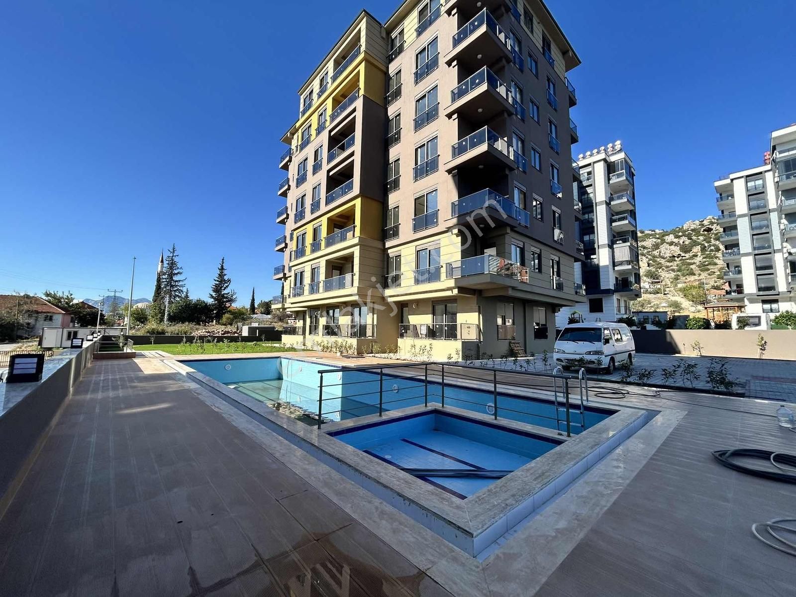 Göçerler'de Satılık Lüks 1+1 Katta Daire Havuzlu - Görsel 17