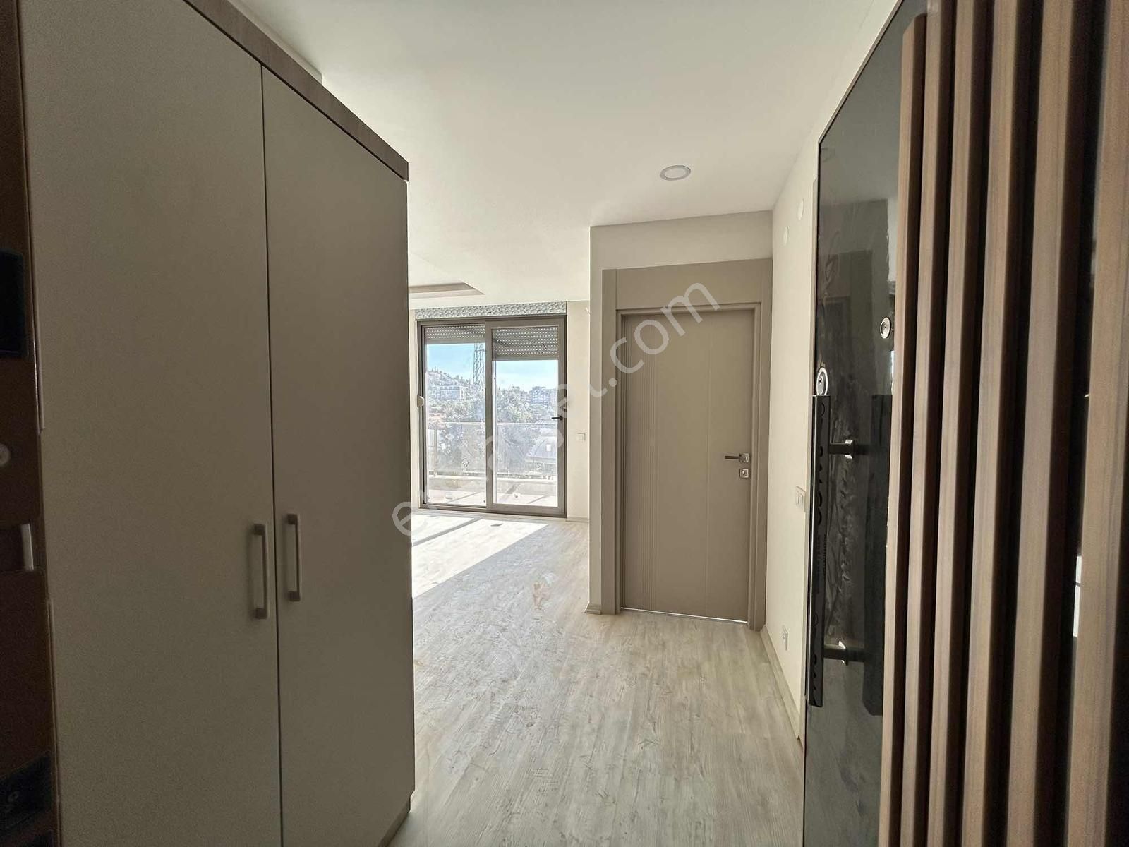 Göçerler'de Satılık Lüks 1+1 Katta Daire Havuzlu - Görsel 22