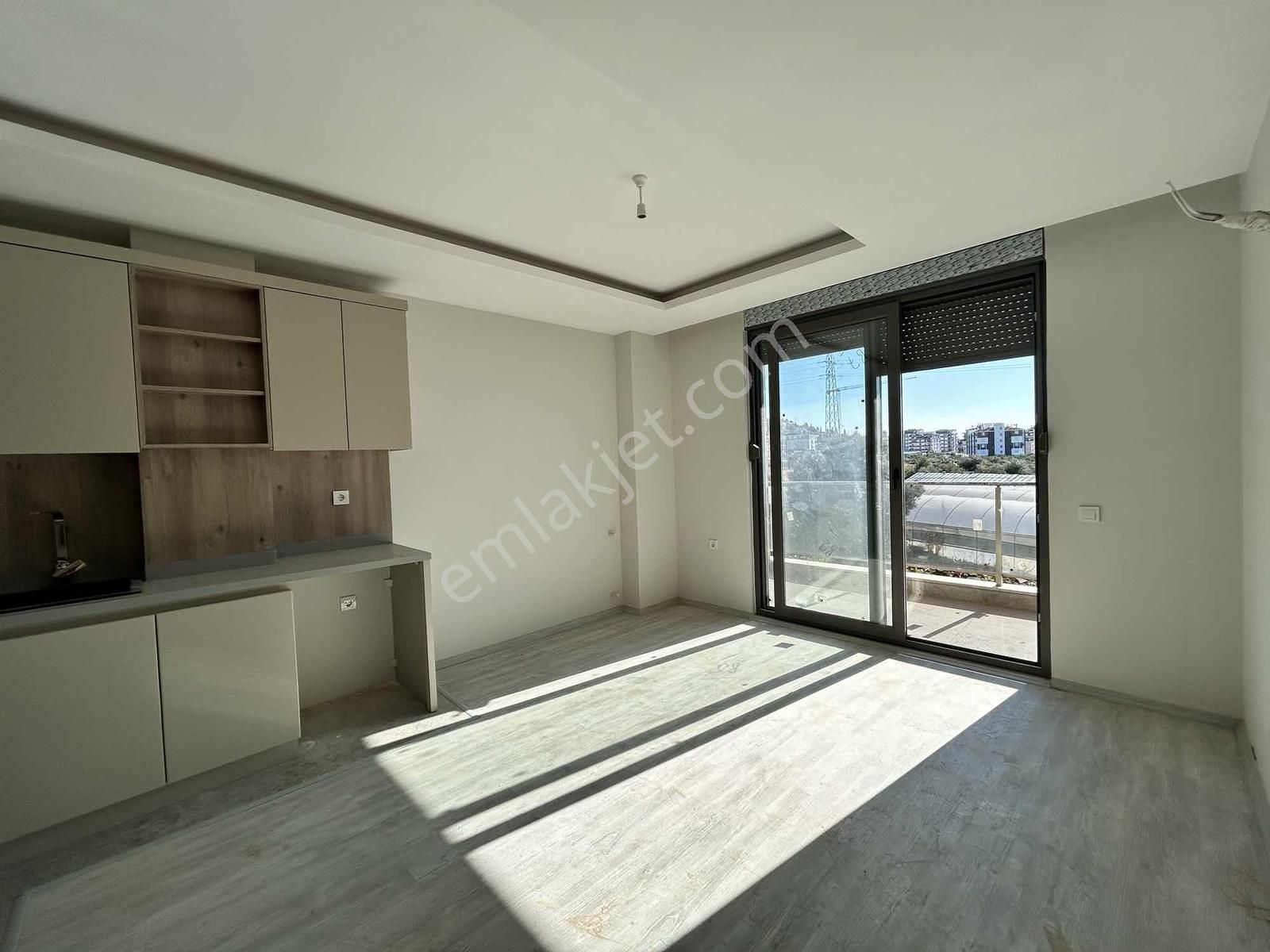 Göçerler'de Satılık Lüks 1+1 Katta Daire Havuzlu - Görsel 28