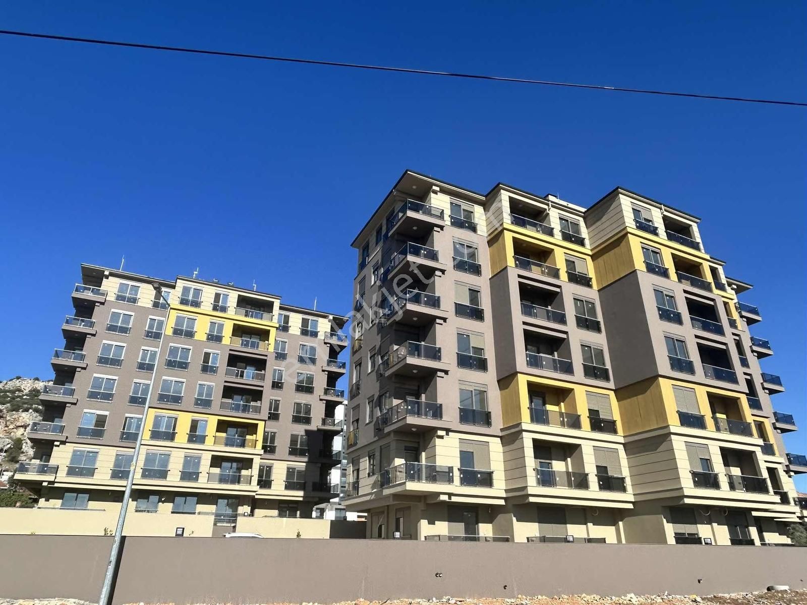 Göçerler'de Satılık Lüks 1+1 Katta Daire Havuzlu - Görsel 35