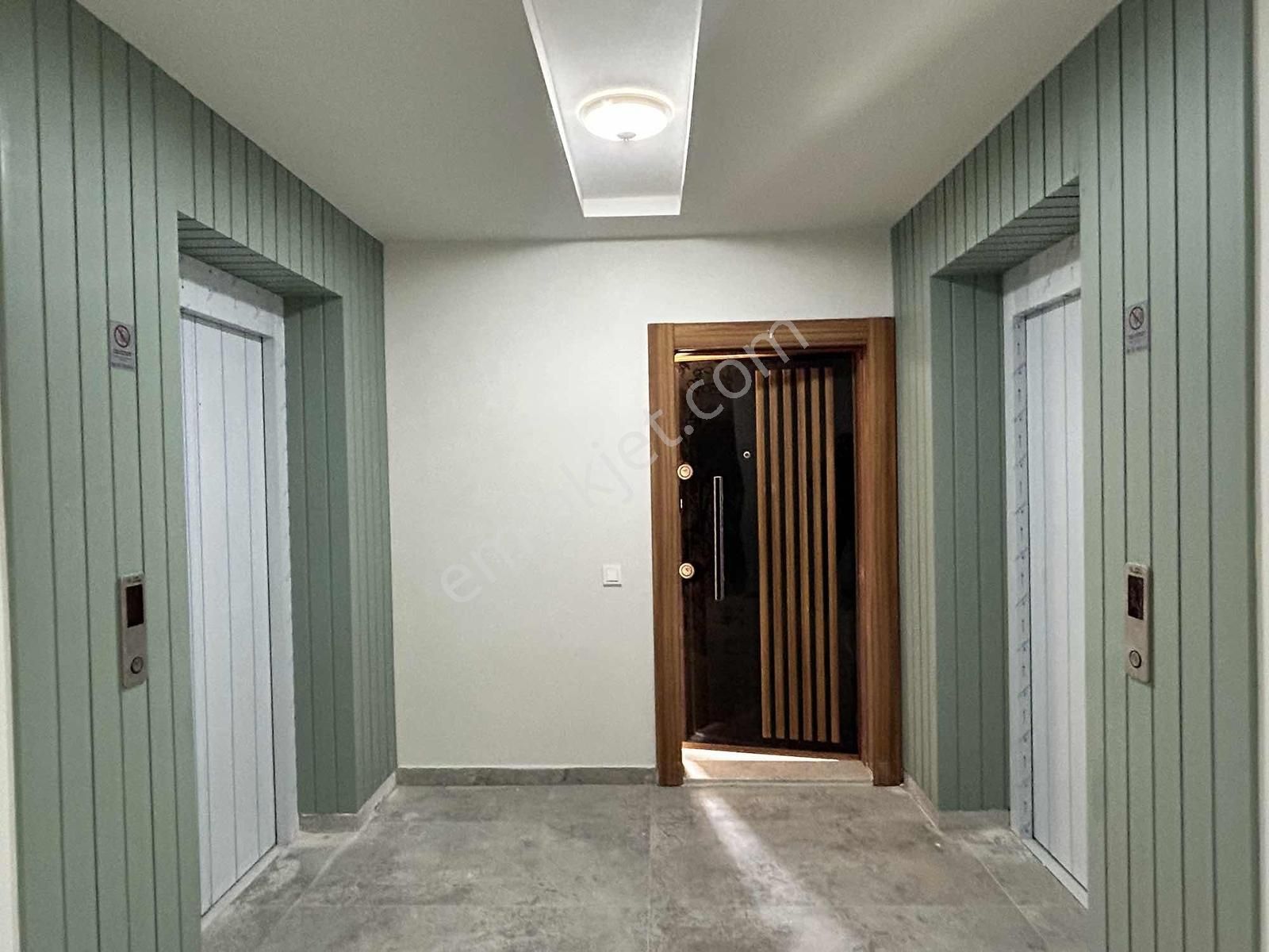 Göçerler'de Satılık Lüks 1+1 Katta Daire Havuzlu - Görsel 2